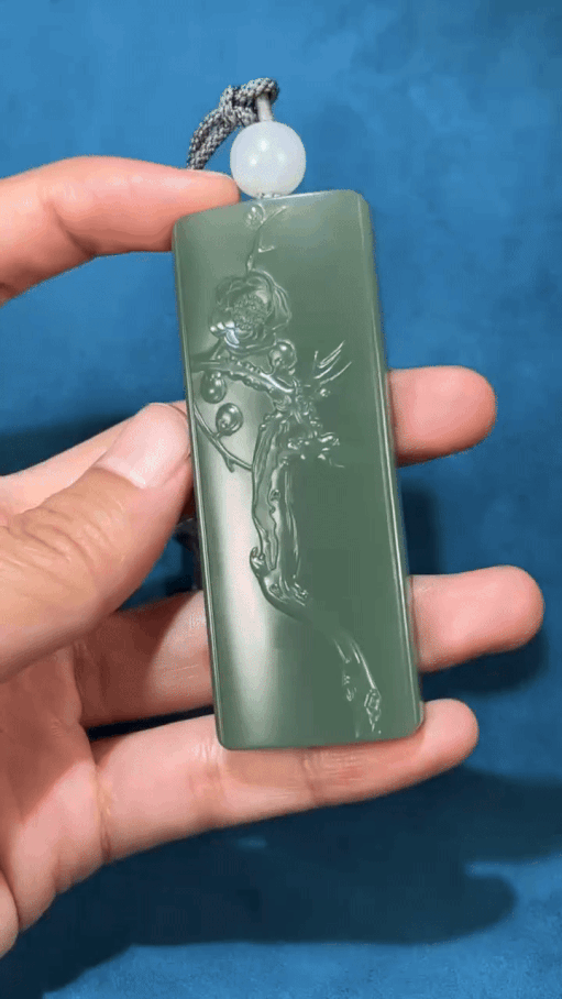 1122236 和田玉傲骨