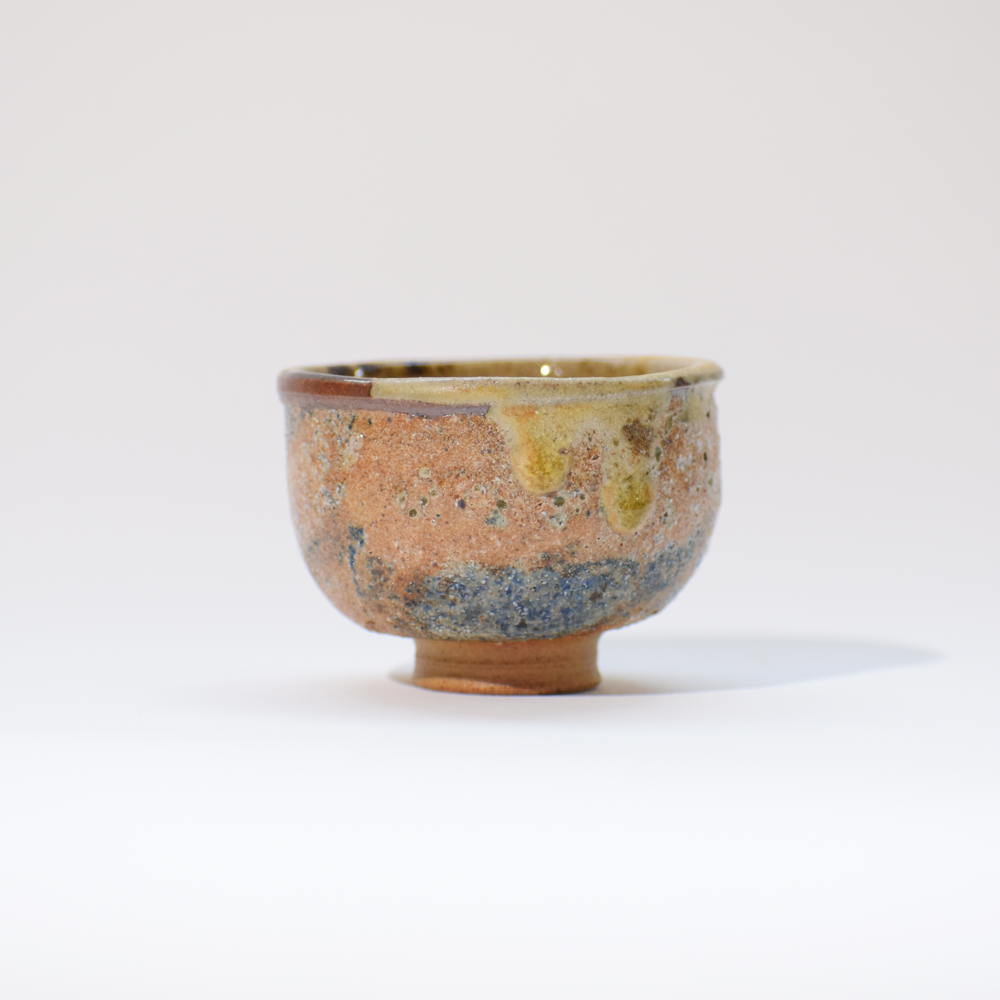 【網店獨家】 陶藝家 吳麗嬌 岩韻茶心 · 岩礦小杯 · 玄璧天光