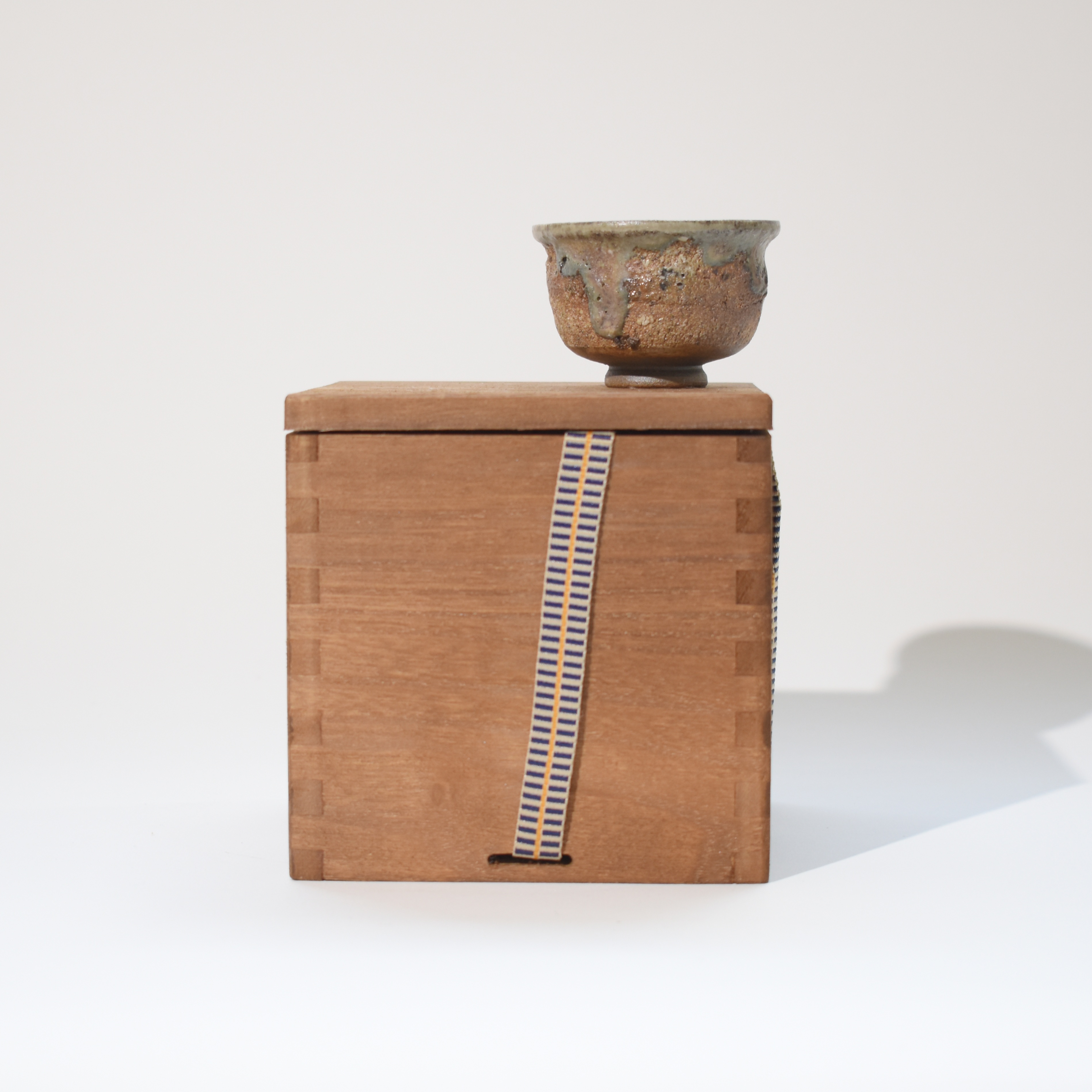 【網店獨家】  陶藝家 吳麗嬌 岩韻茶心 · 岩礦小杯 · 瀛海琉璃