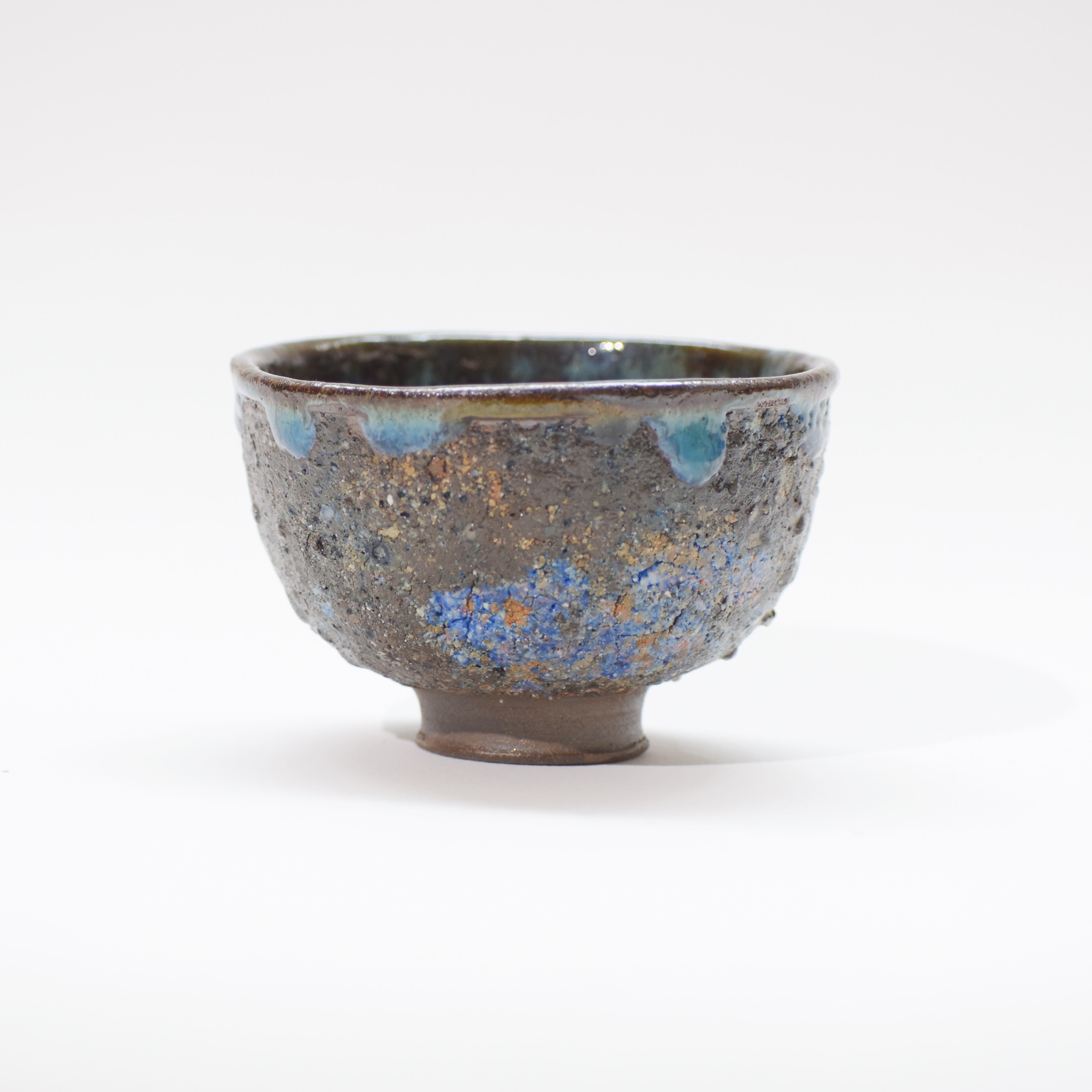 【網店獨家】 陶藝家 吳麗嬌 岩韻茶心 · 岩礦杯 · 星夜藍渦