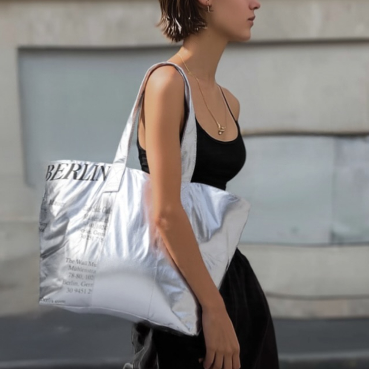 MAUER BERLIN,MATIN KIM,韓系潮流,韓國潮牌,韓星穿搭,購物袋,金屬包,韓星同款