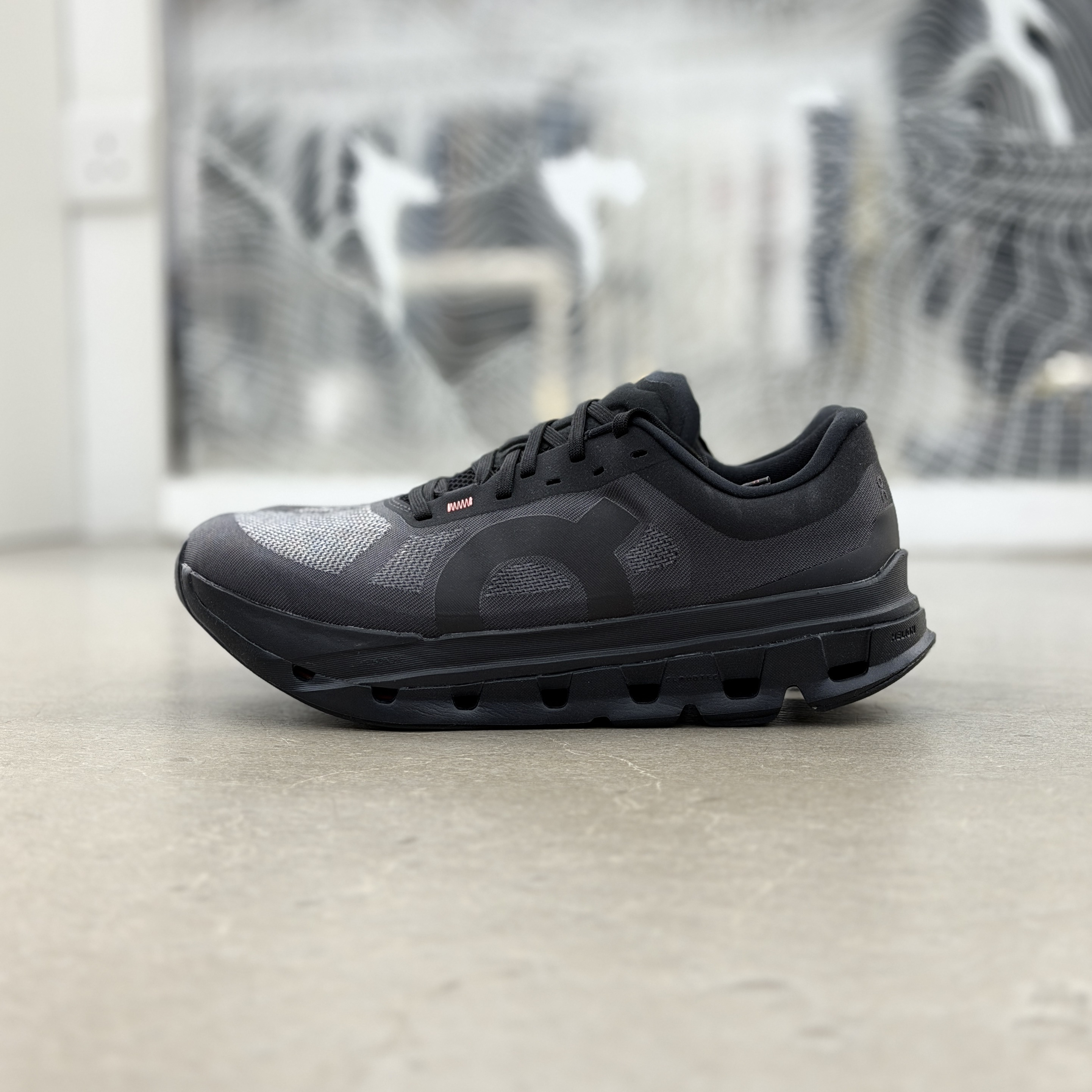 ON Cloudflow 5 Black l 3MF10111043