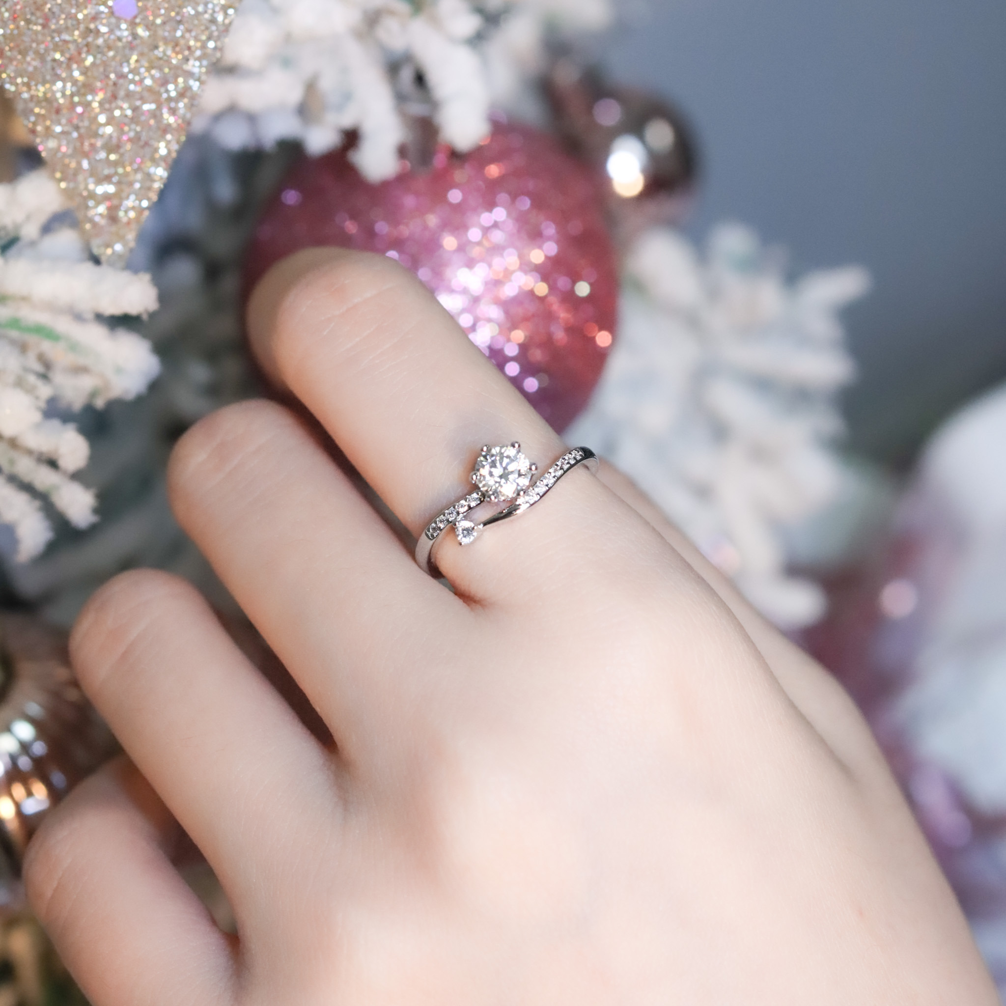 | 925純銀・厚鍍白金・莫桑石 | 鑽光看見你戒指  | RI1002 |