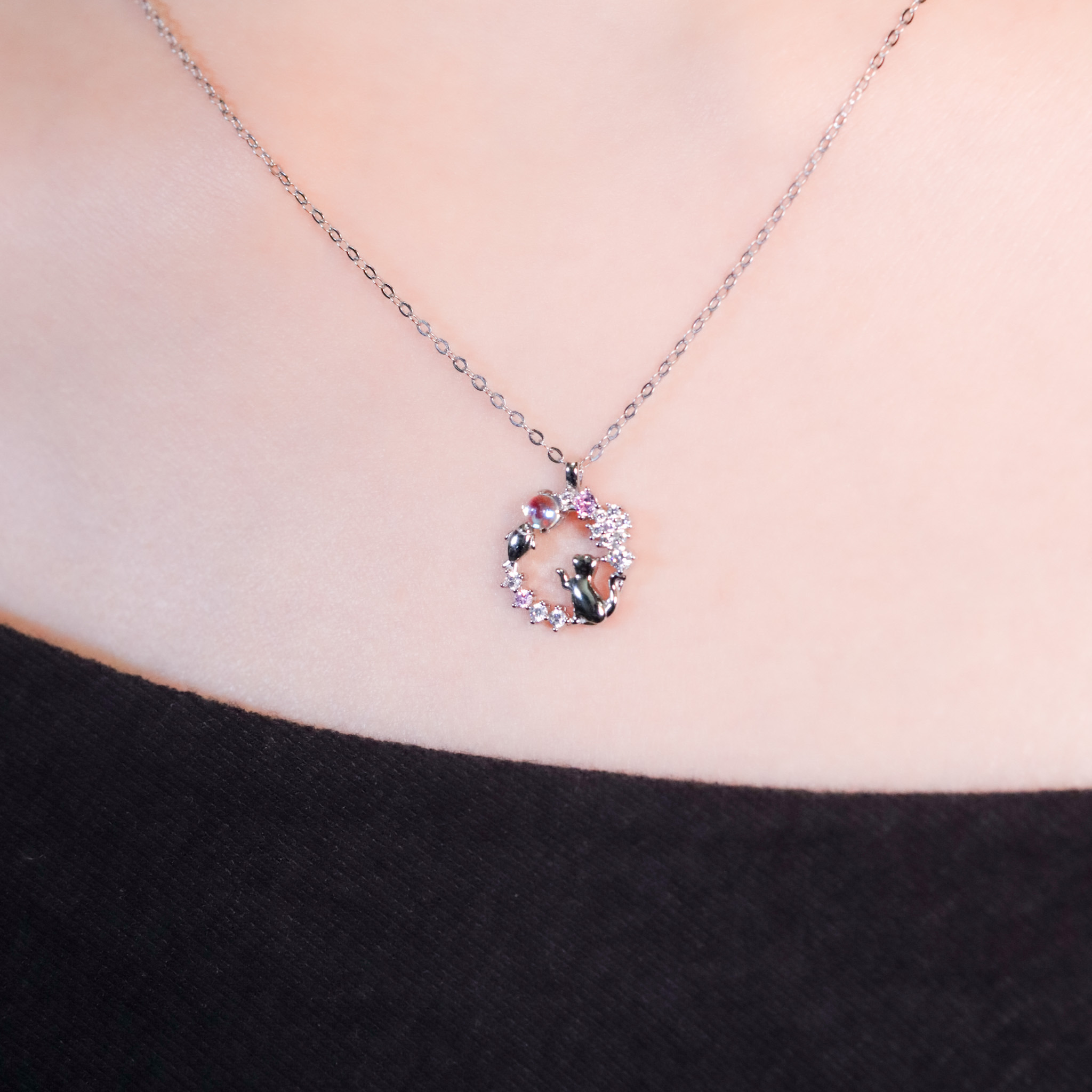 | 925純銀・白金・琉璃 | 喵趣嬉戲時間項鍊 | NE1547 |