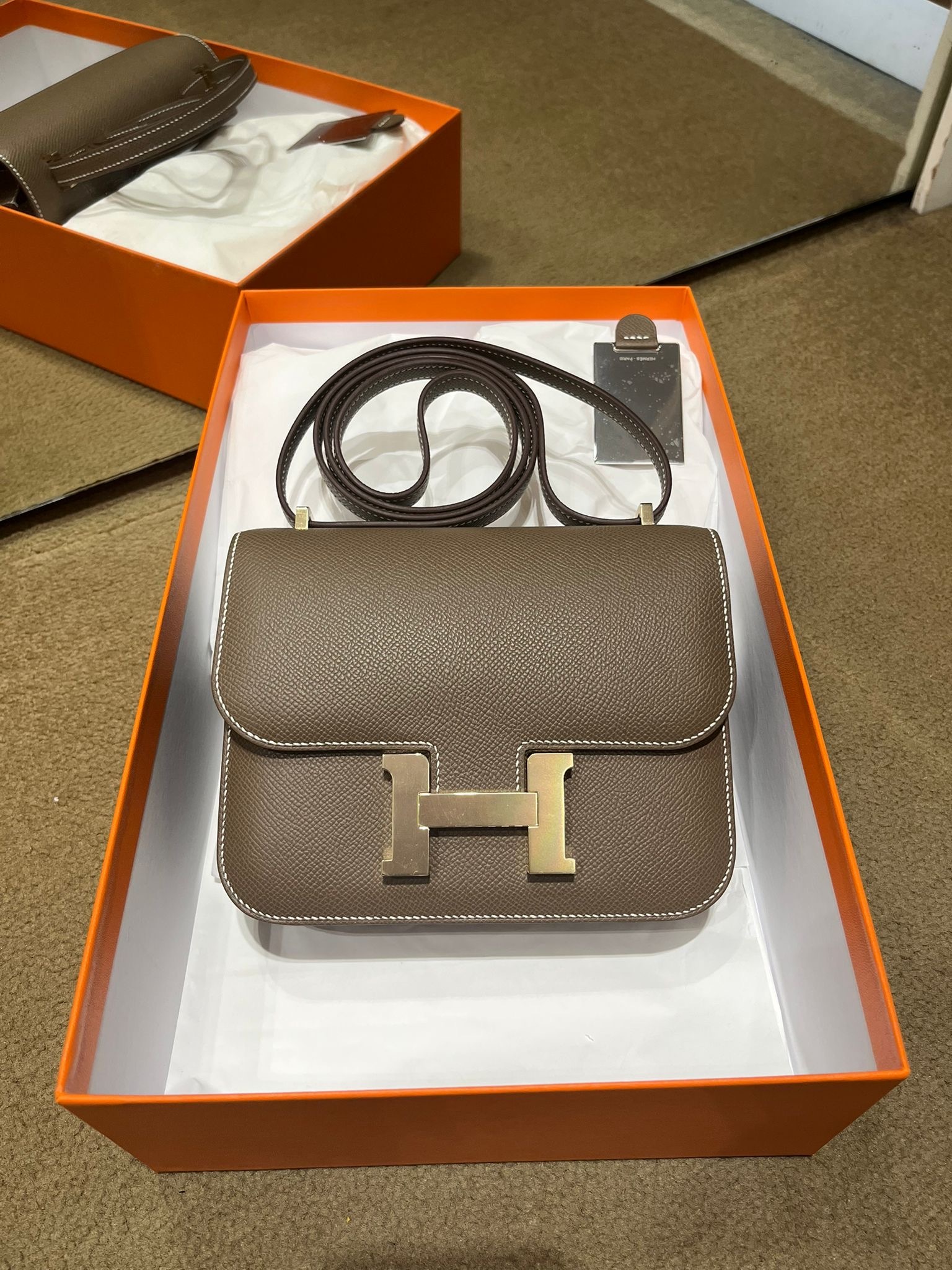 Constance mini mirror 18 etoupe cp epsom K