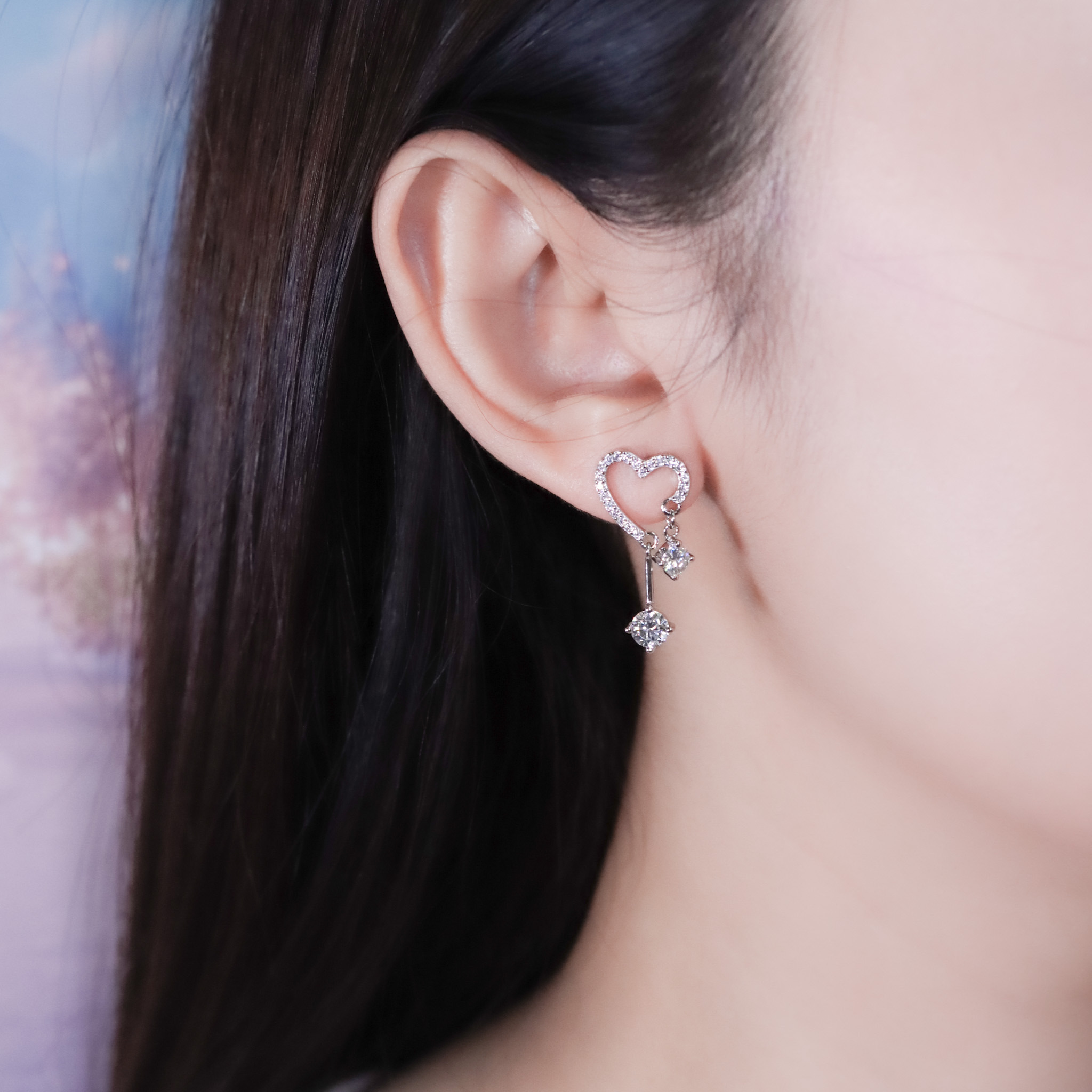 | 925純銀・厚鍍白金・莫桑石 | 鑽光星幕愛意耳環 | EA1096 |