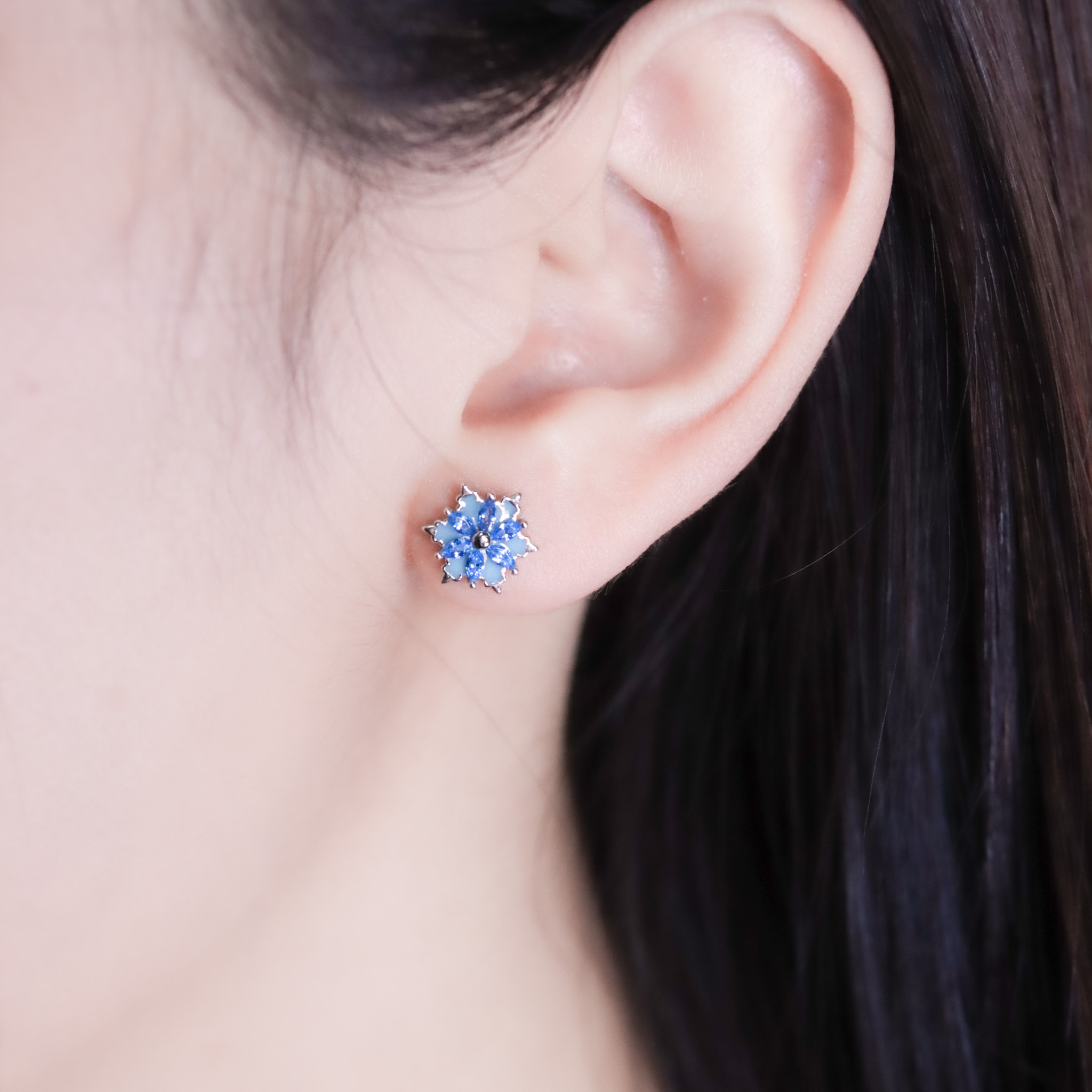 | 925純銀・白金 | 漫藍雪花之境耳環 | EA1084 |