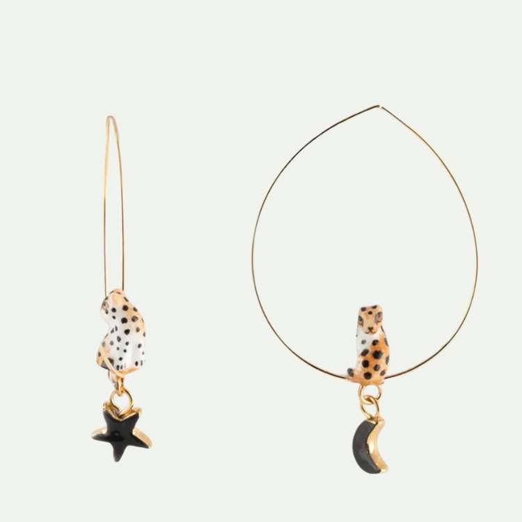 夜晚星空中的金錢豹圈型瓷耳環