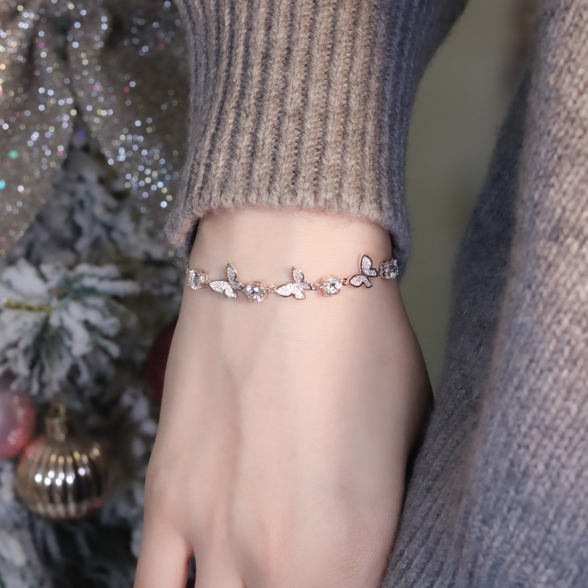 | 925純銀・ 厚鍍白金 ・莫桑石 | 鑽光漫藍蝶境手鏈（白色/藍色） | BR1419 |