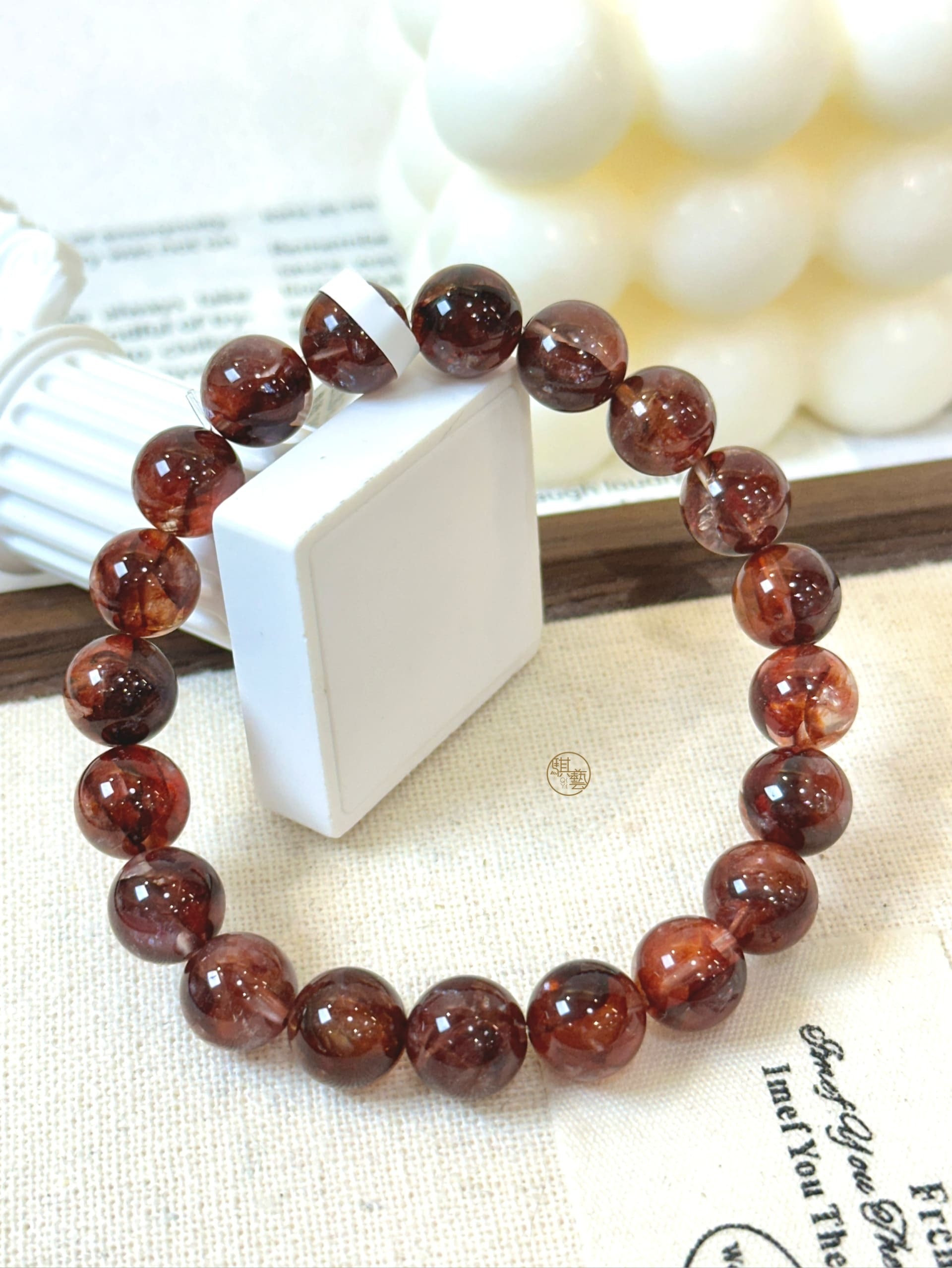 牛血紅膠花 9–10mm｜招財行動力 × 好運流動 × 穩定能量