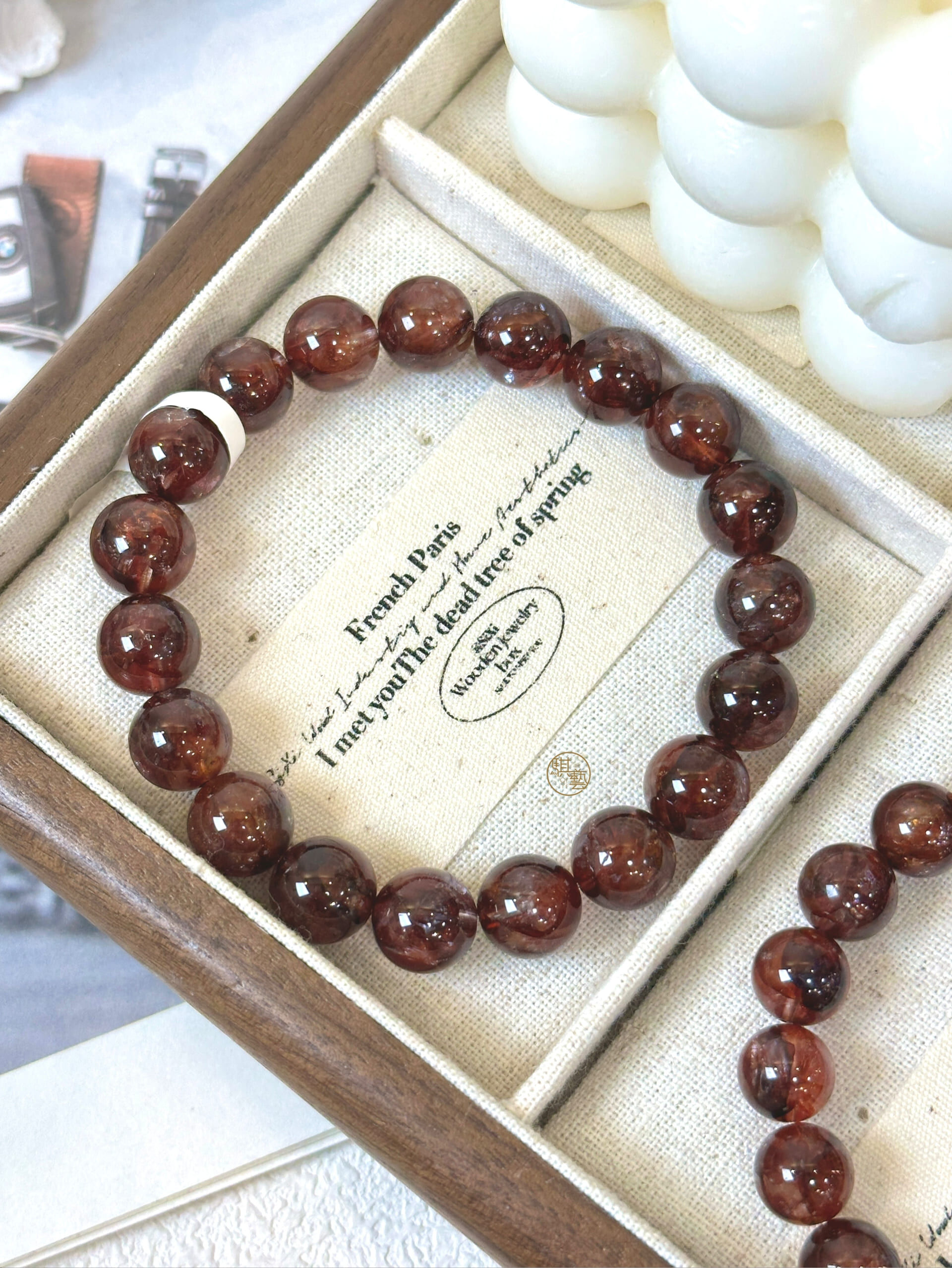 牛血紅膠花 9–10mm｜招財行動力 × 好運流動 × 穩定能量