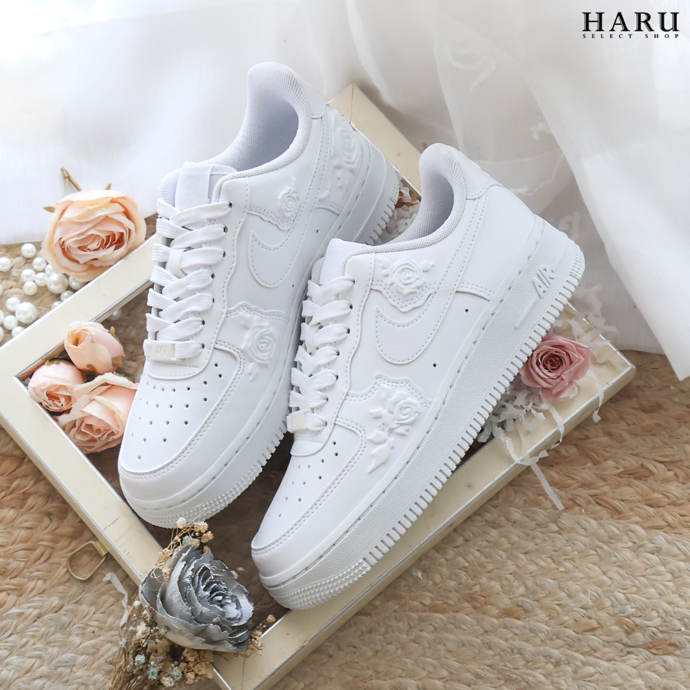 NIKE AIR FORCE 1 "ROSES" 浮雕 玫瑰 全白 情人節 白玫瑰 AF1 女生 復古休閒鞋 HF2016-100