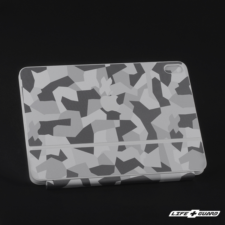 LIFE+GUARD 鏡頭貼膜安裝示意，適用 iPad Air 11'' M2/M3