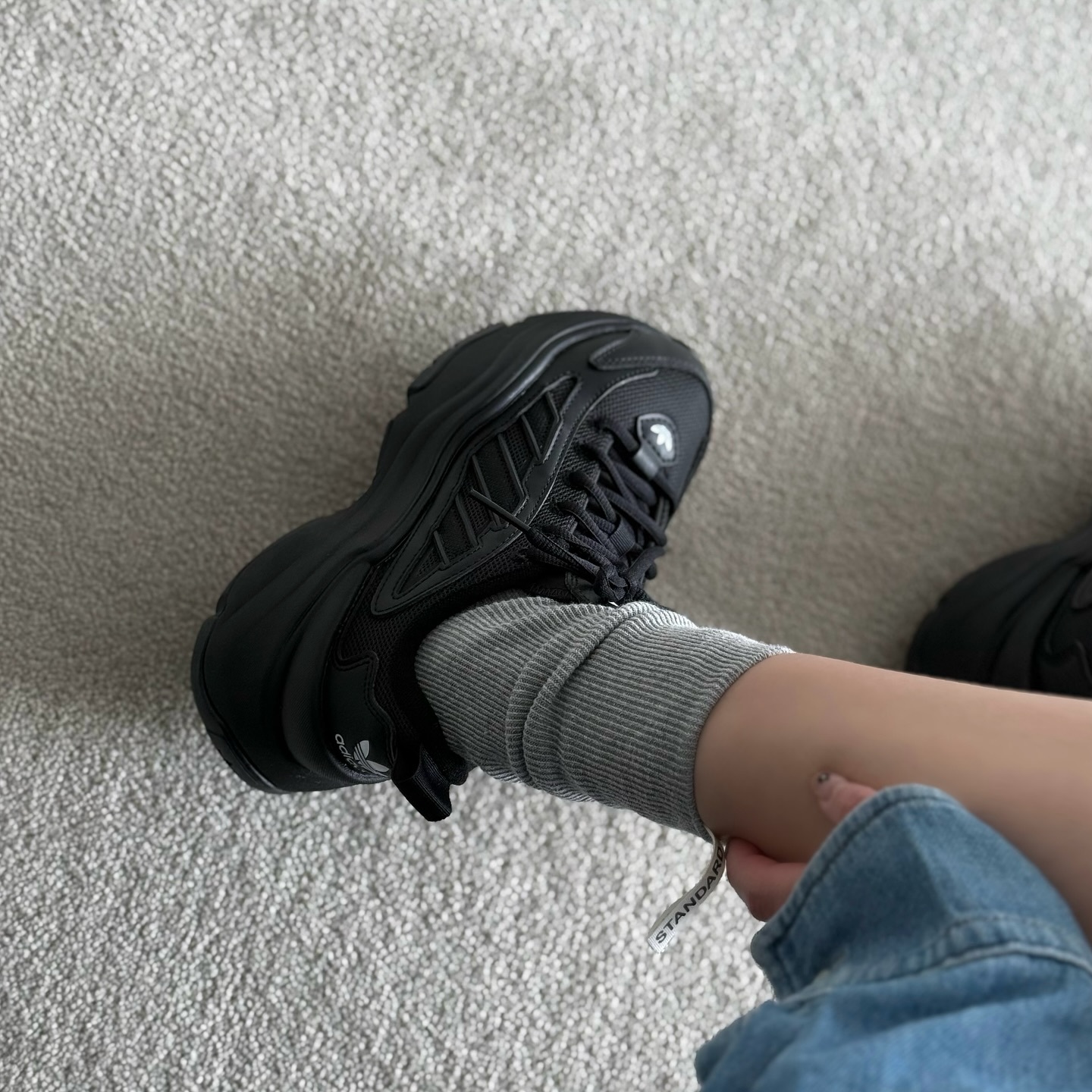 Adidas Originals Ozgaia 黑色 全黑化 黑鞋 黑武士 男女 增高 厚底 復古鞋 IG6045