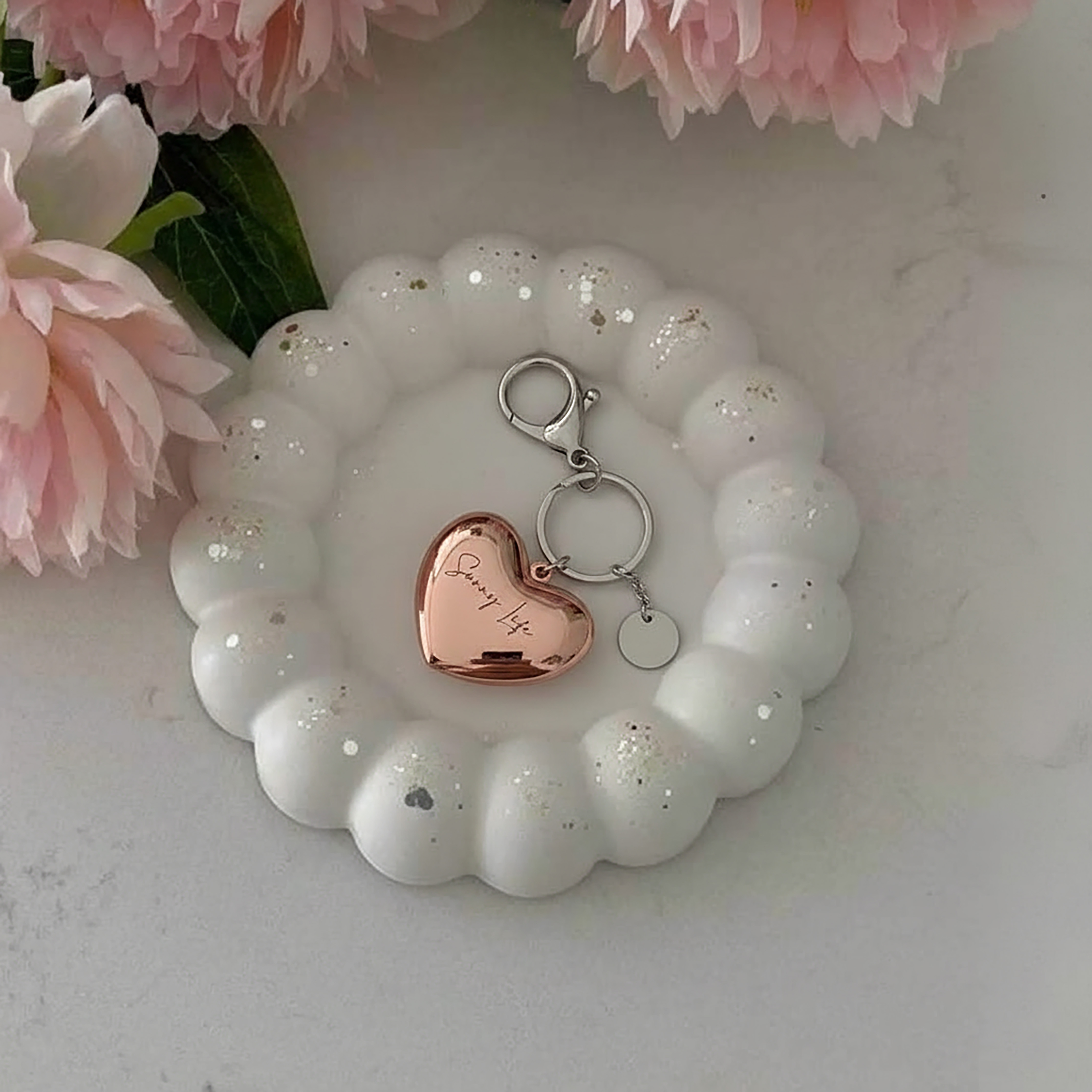 愛心造型悠遊卡吊飾鑰匙圈禮盒|客製化鐫刻|金屬質感鍍膜|悠遊卡公司正版授權