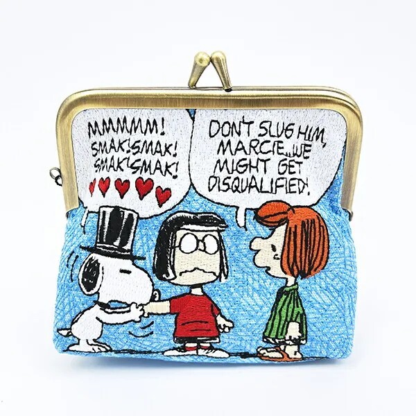 Snoopy Tatami Embroidered Mini Pouch with Clasp and Heart Shape
