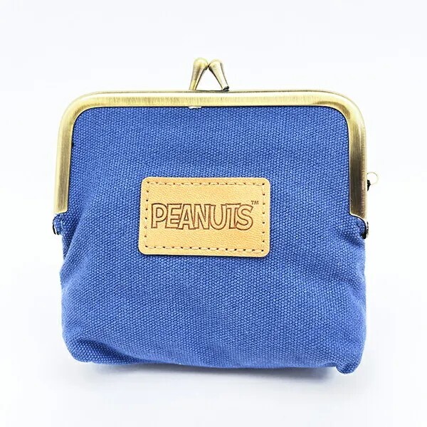 Snoopy Tatami Embroidered Mini Pouch with Clasp and Heart Shape