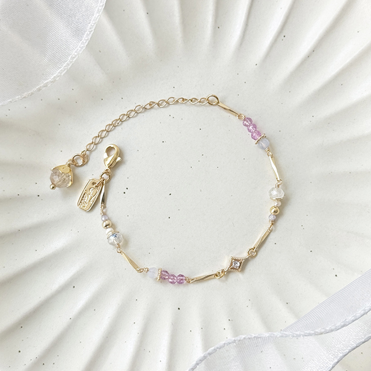 生日花 • 拾貳月陸 • 冬石楠花 – 月光紫水晶 – 手鍊