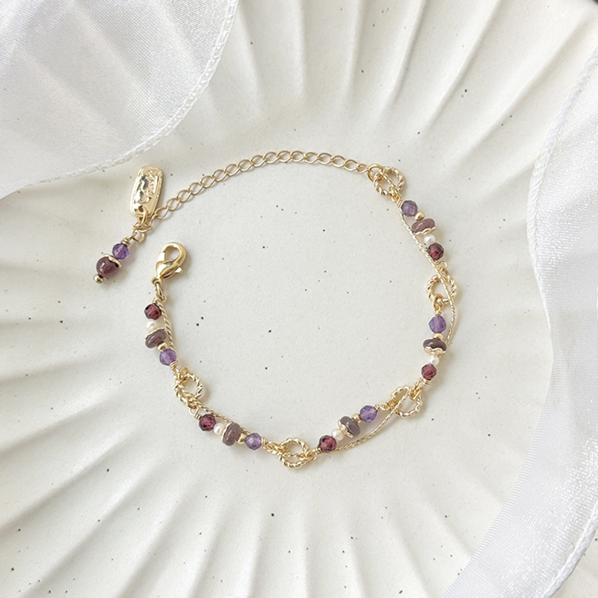 生日花 • 捌月捌 • 尾穗莧 – 草莓石榴石 – 手鍊