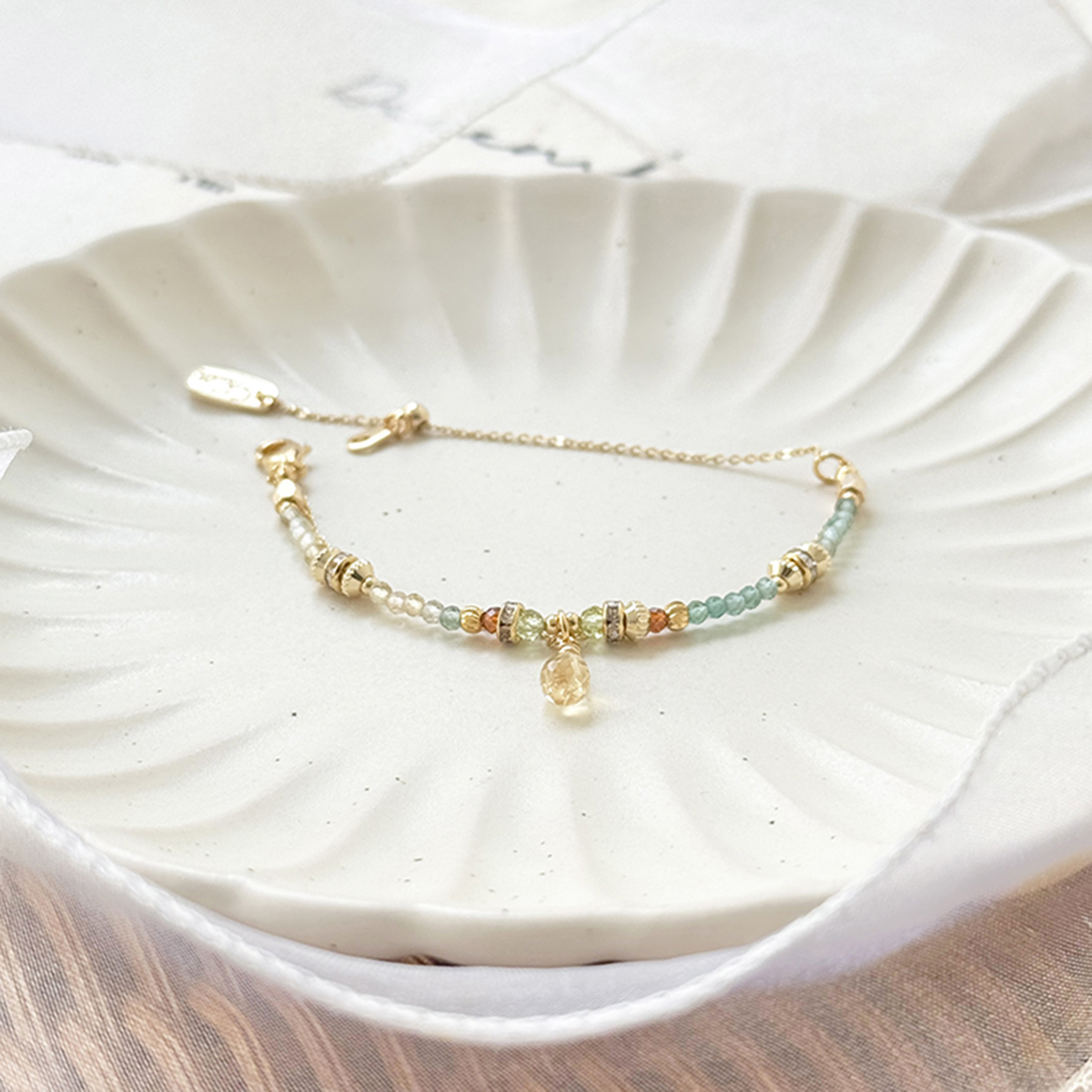 生日花 • 肆月拾參 • 野水仙 – 黃水晶 – 手鍊