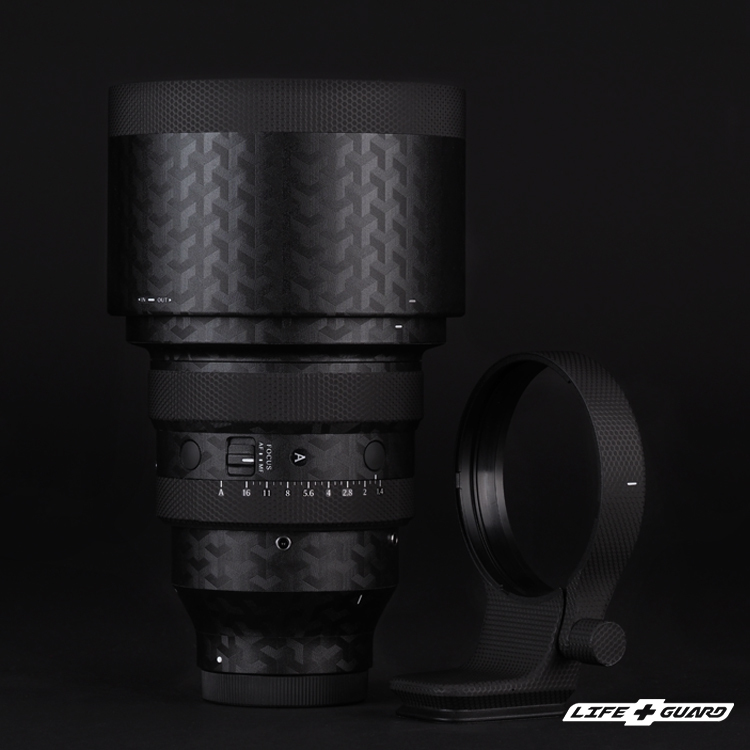 SIGMA 135mm F1.4 DG ART 貼膜展示圖，LIFE+GUARD 箭影黑設計風格