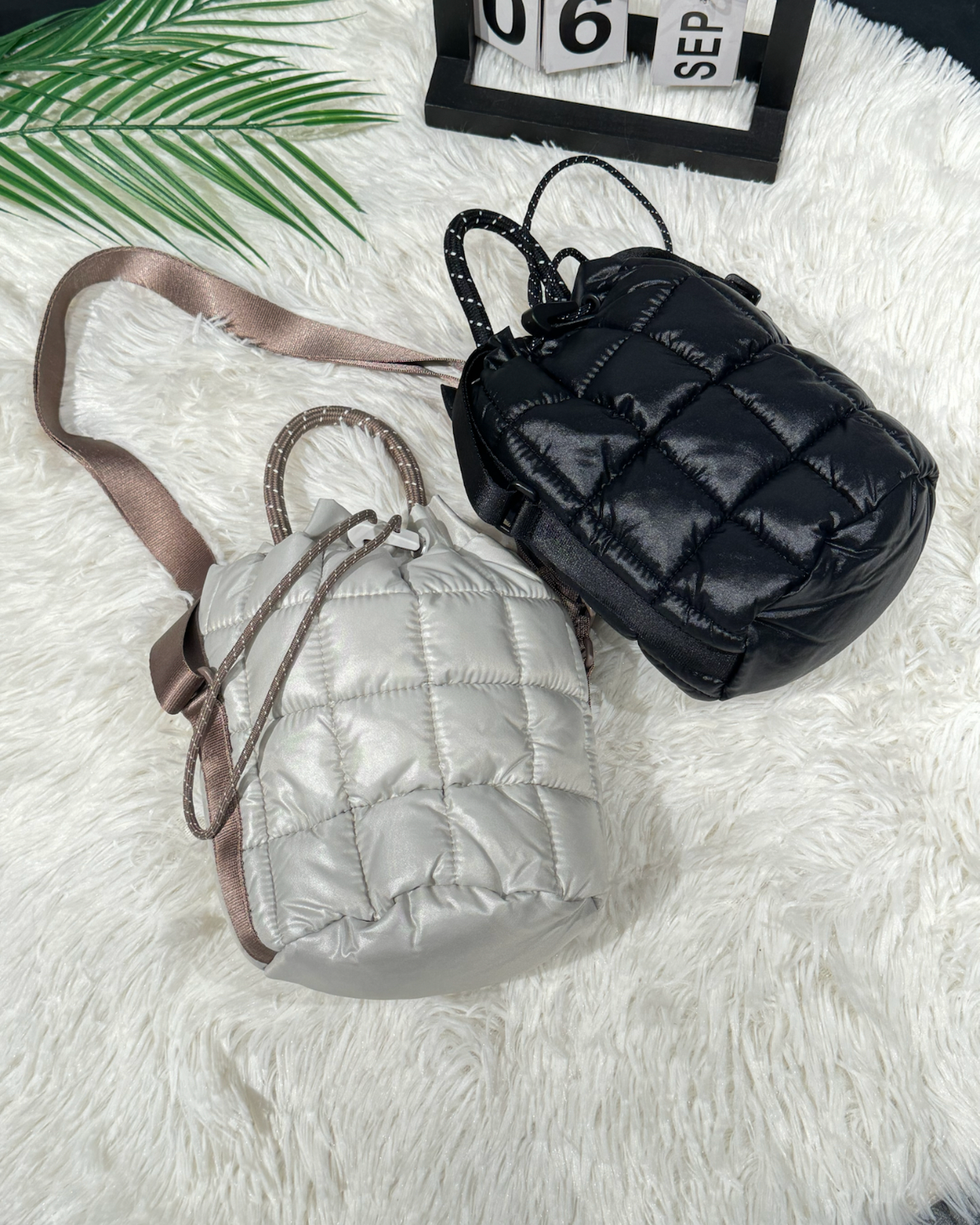 (預訂) NIKE Sportswear Puffle Tiny Tote【兩色】