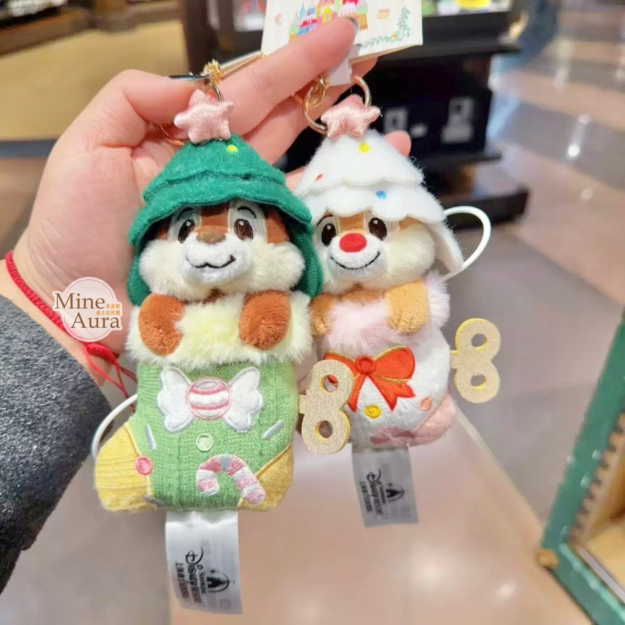 聖誕襪系列 米奇和朋友們系列 奇奇蒂蒂 Chip 'n Dale 絨毛 鑰匙圈 吊飾 -上海迪士尼樂園