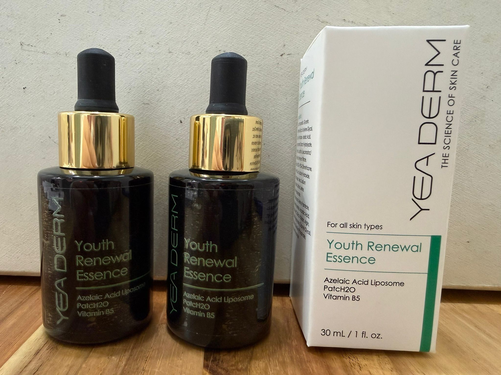 Cf3204  青春敏感肌精華 30ml  $299買一送一  優惠共享購買任何3套送1支PDRN精神華