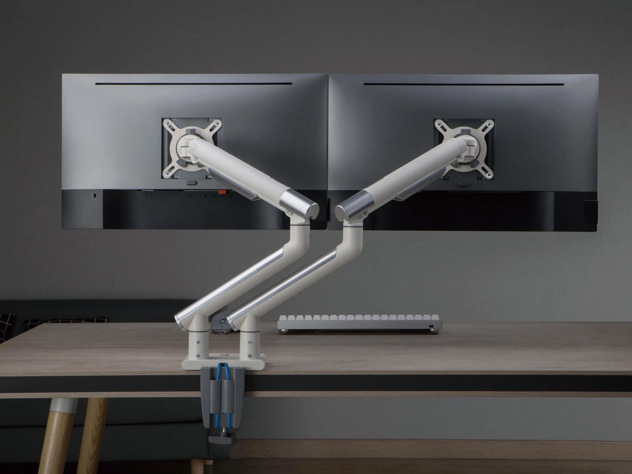 螢幕支架該怎麼選？