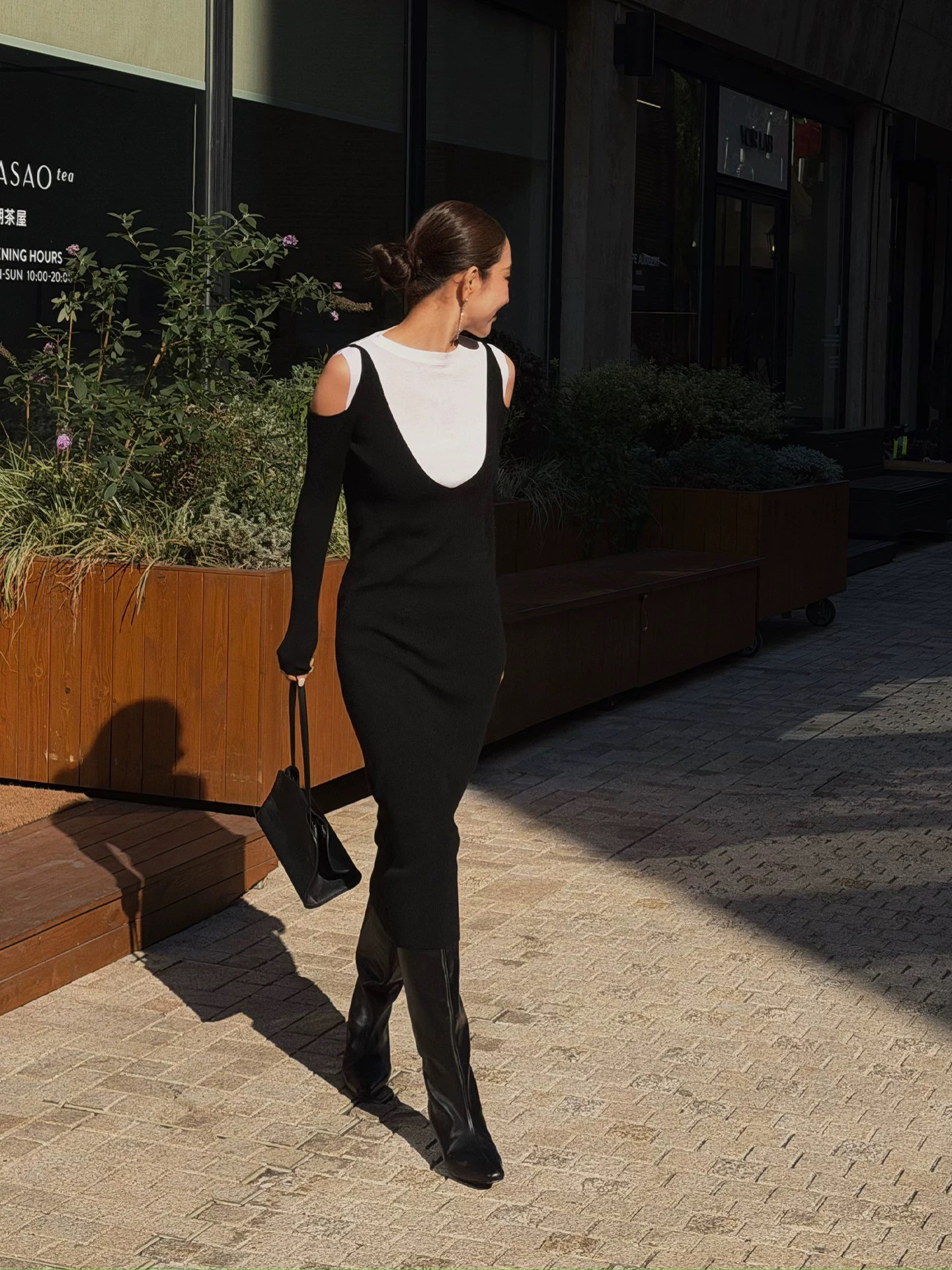 經典黑白配色假兩件露肩造型長洋裝-S-L (Elegant & Love)