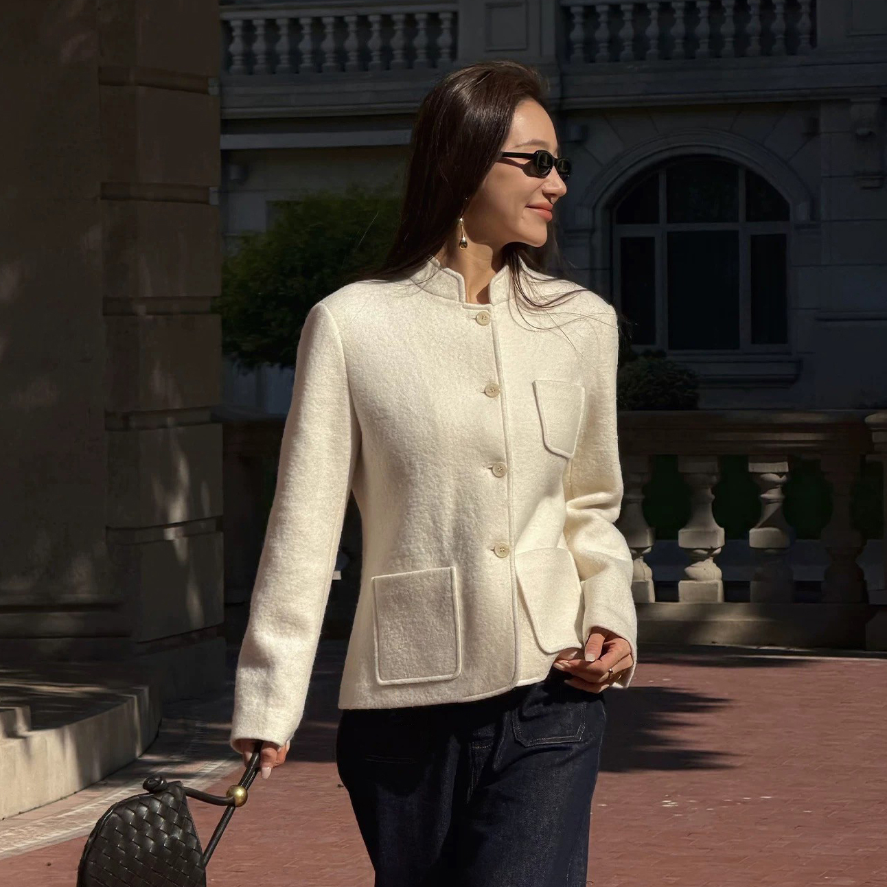 雲朵白中式領片口袋收腰造型排釦外套-S-L (Elegant & Love)