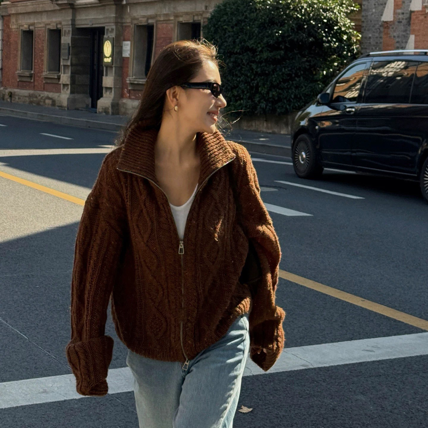 焦糖咖麻花針織拉鍊造型寬鬆感外套-S-L (Elegant & Love)