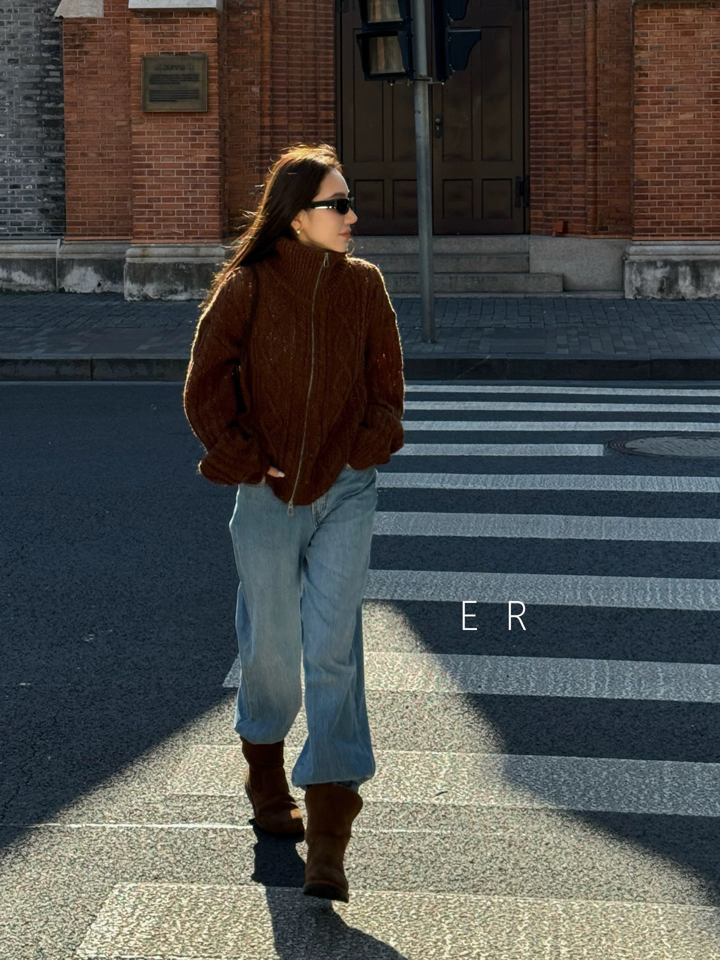 焦糖咖麻花針織拉鍊造型寬鬆感外套-S-L (Elegant & Love)