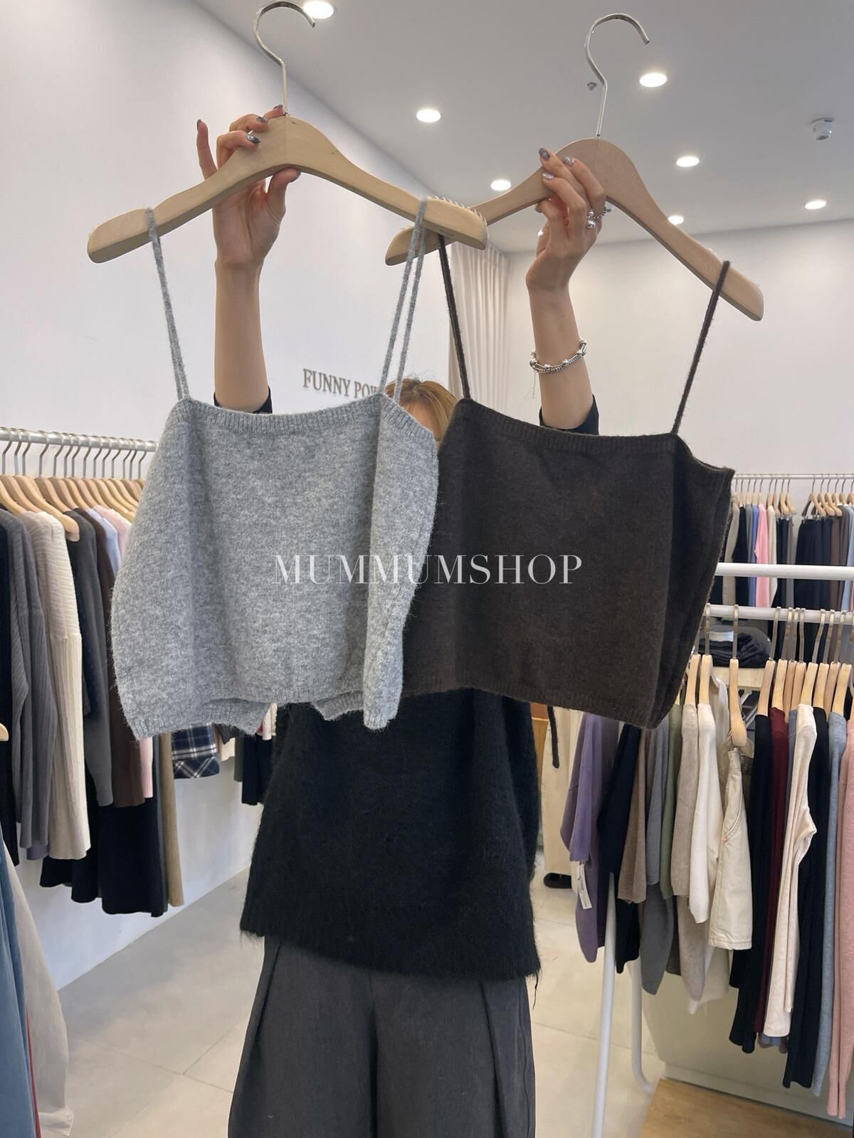 0212970a/韓國毛毛質料吊帶小背心