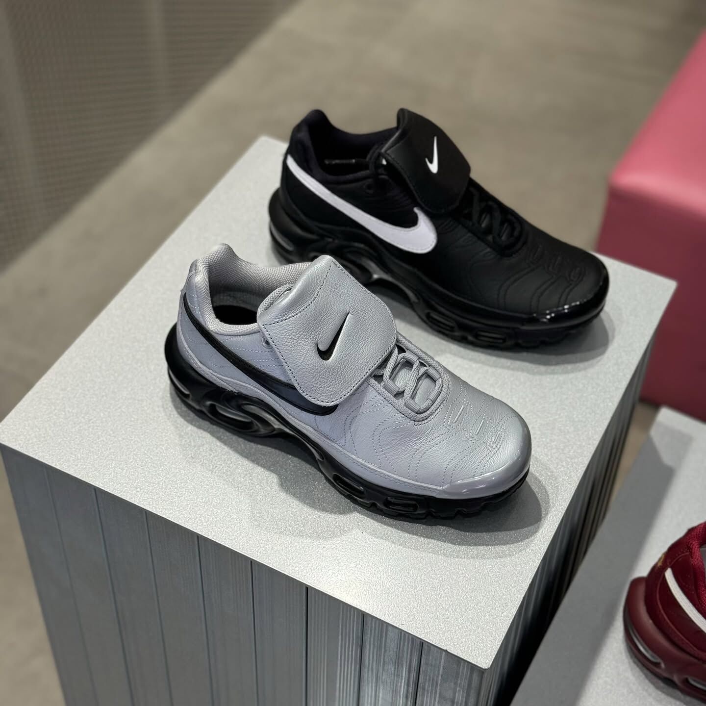 Nike Air Max Plus 狼灰 銀黑 反摺鞋舌 長鞋舌 復古 氣墊 HM6850-001