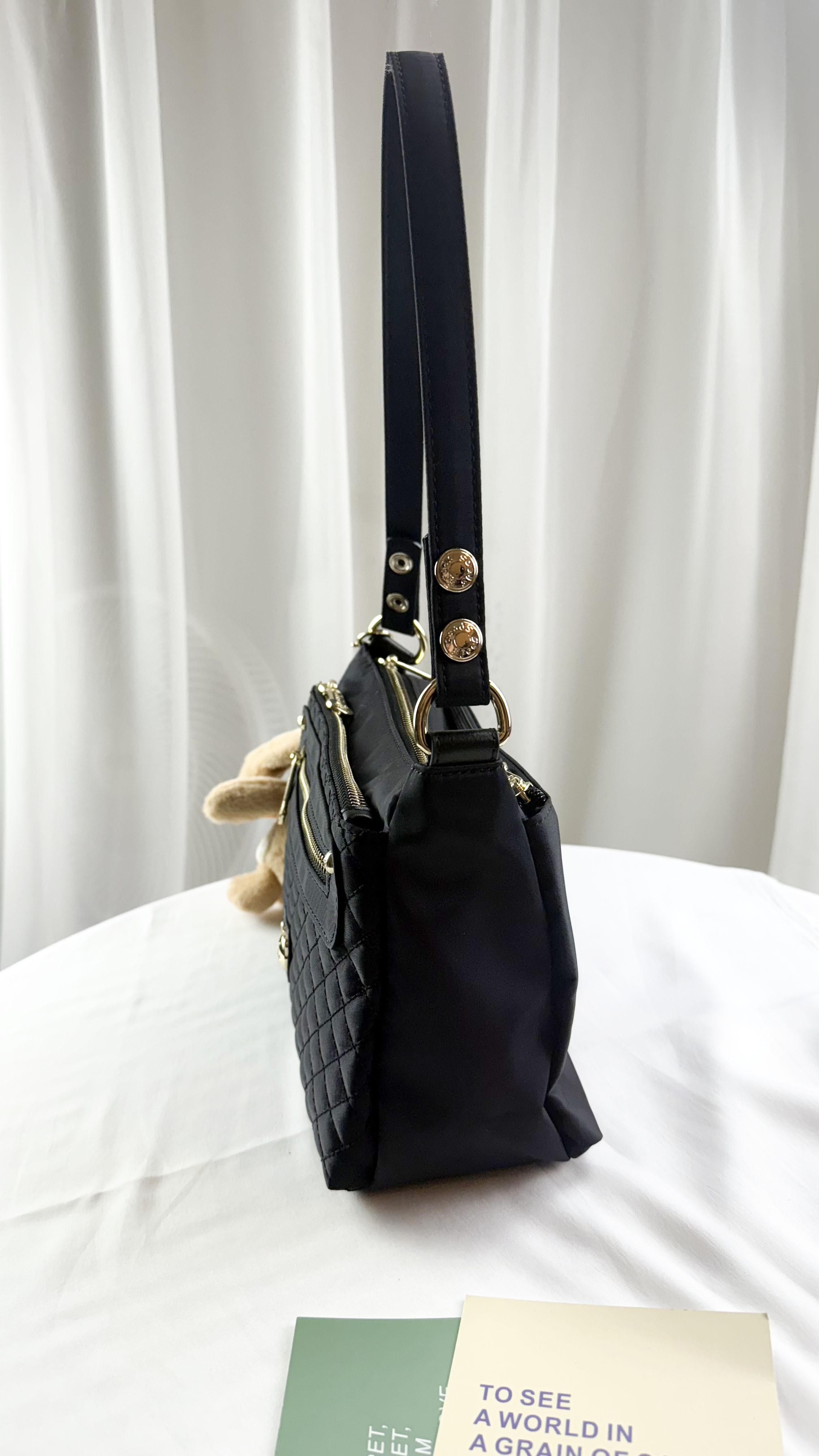 GOODS 黑色菱格紋防潑水肩背包 / 側背包  附小熊吊飾  #2820