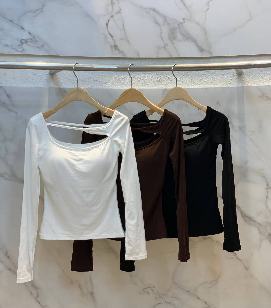 橫槓線低胸BRA長袖T