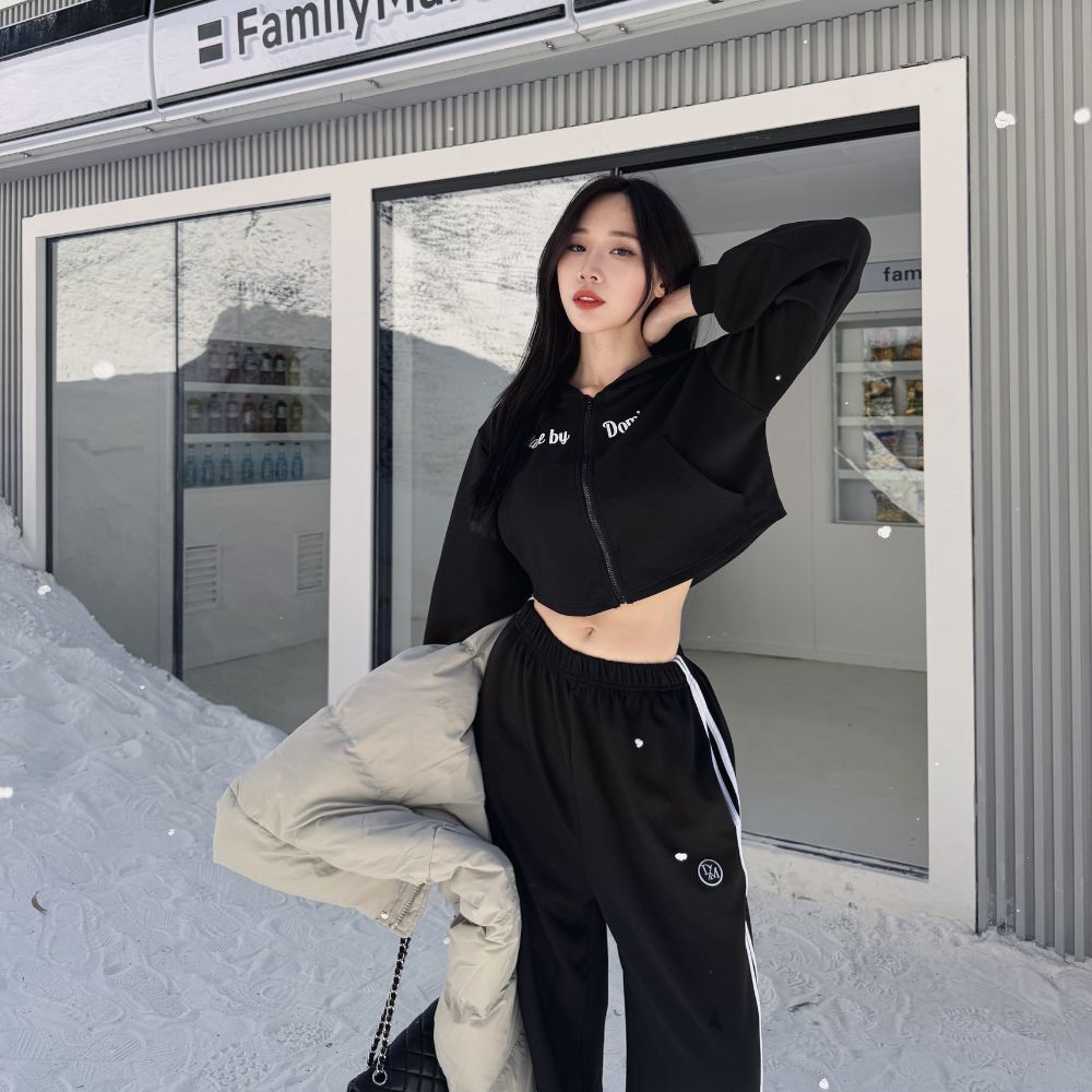 【酷甜殺手】DOMISS自訂-短版連帽外套  側線運動長褲 兩件套裝 太空棉 洋裝 套裝(現+預)
