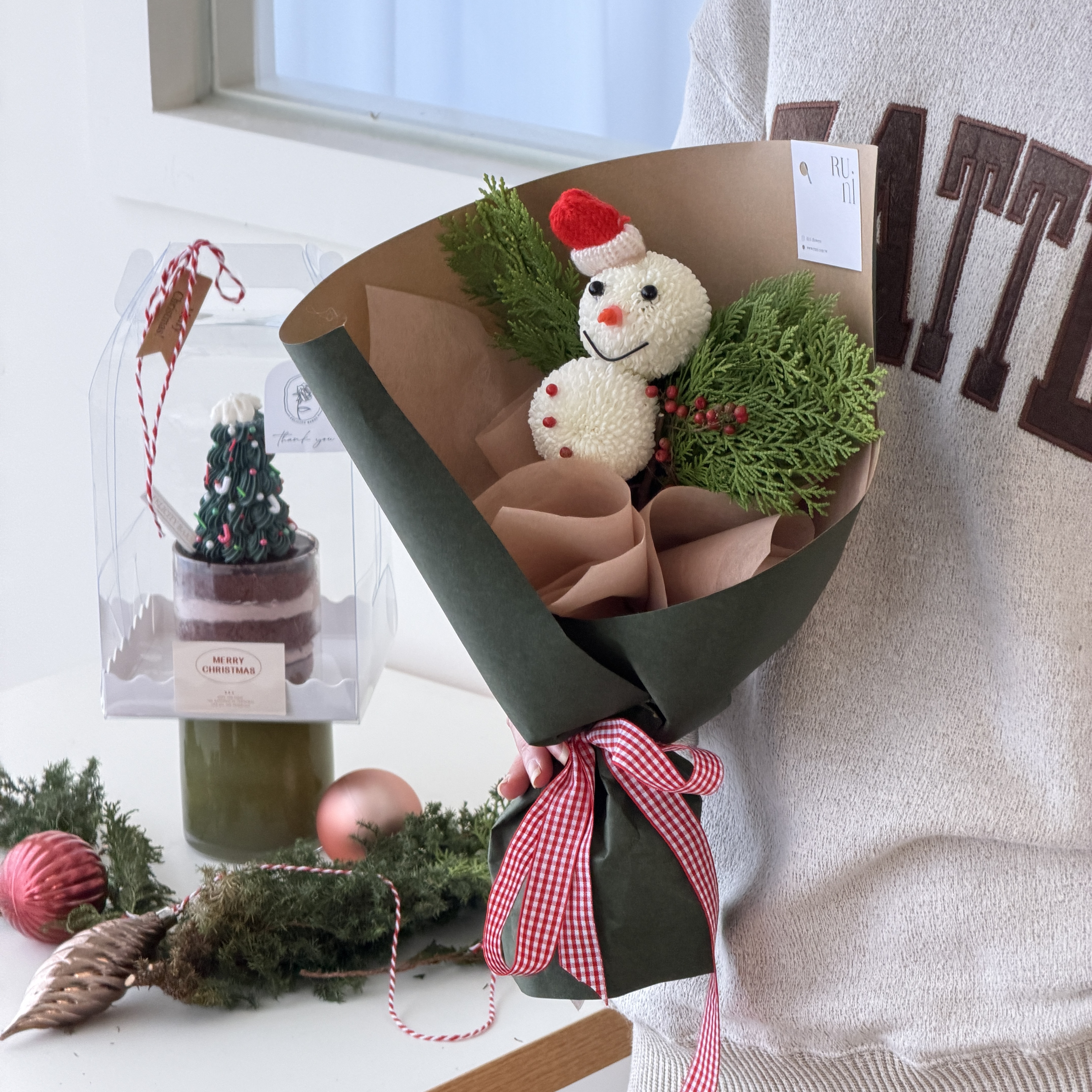 【Felicity Bakes x RUNI Flowers】聖誕節限定花束蛋糕組合