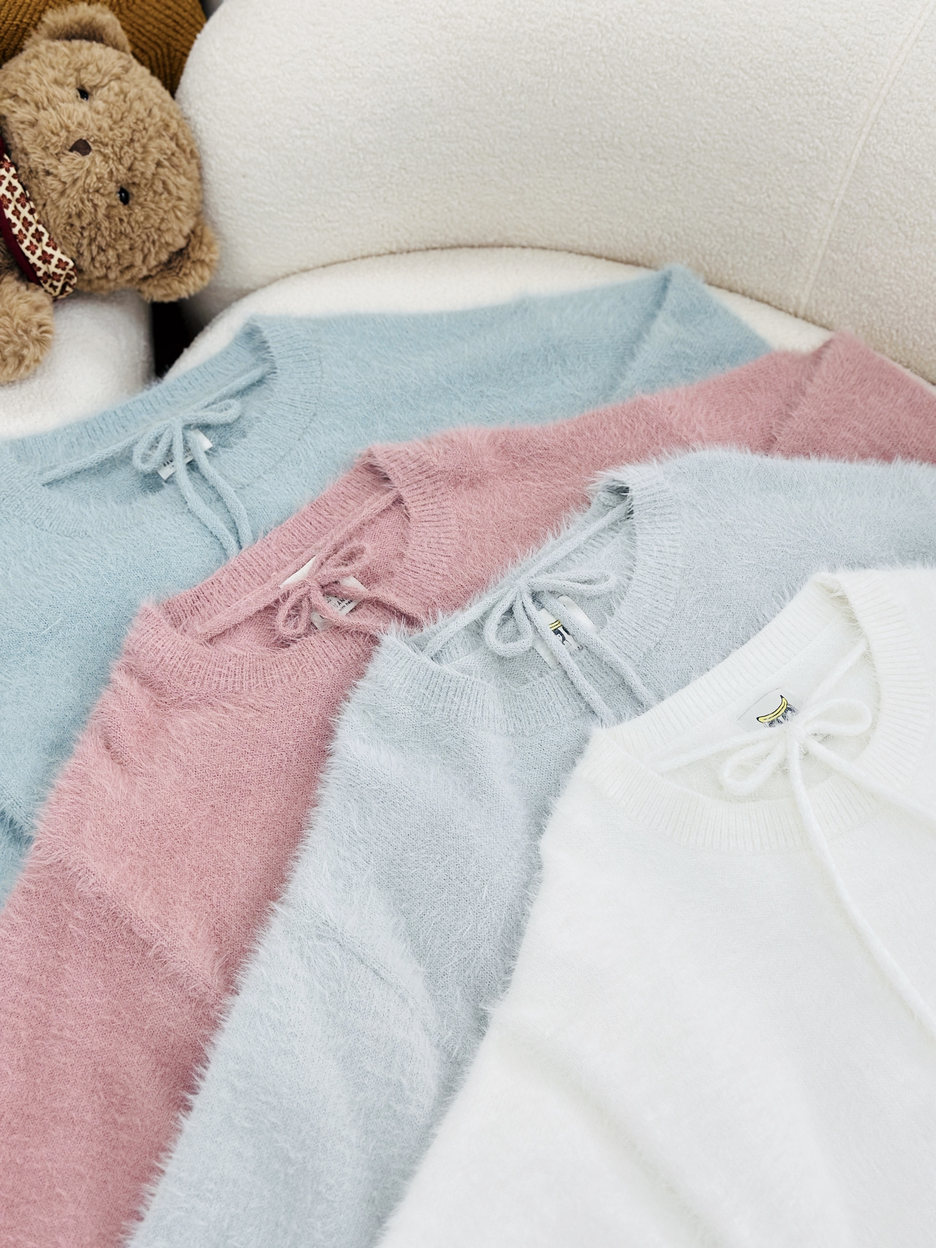 【🌿新色加入 ! 】四色 / 長貂毛感小蝴蝶結毛衣 / Fluffy Angora-Look Ribbon Knit Sweater