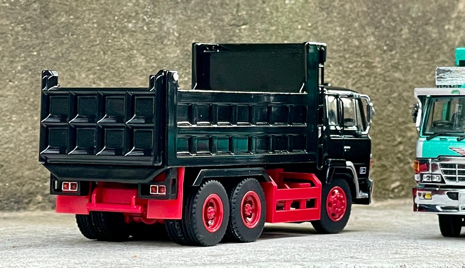 預訂: 1/64 DBGT Hino Super Dolphin Black (DMHSDBK )