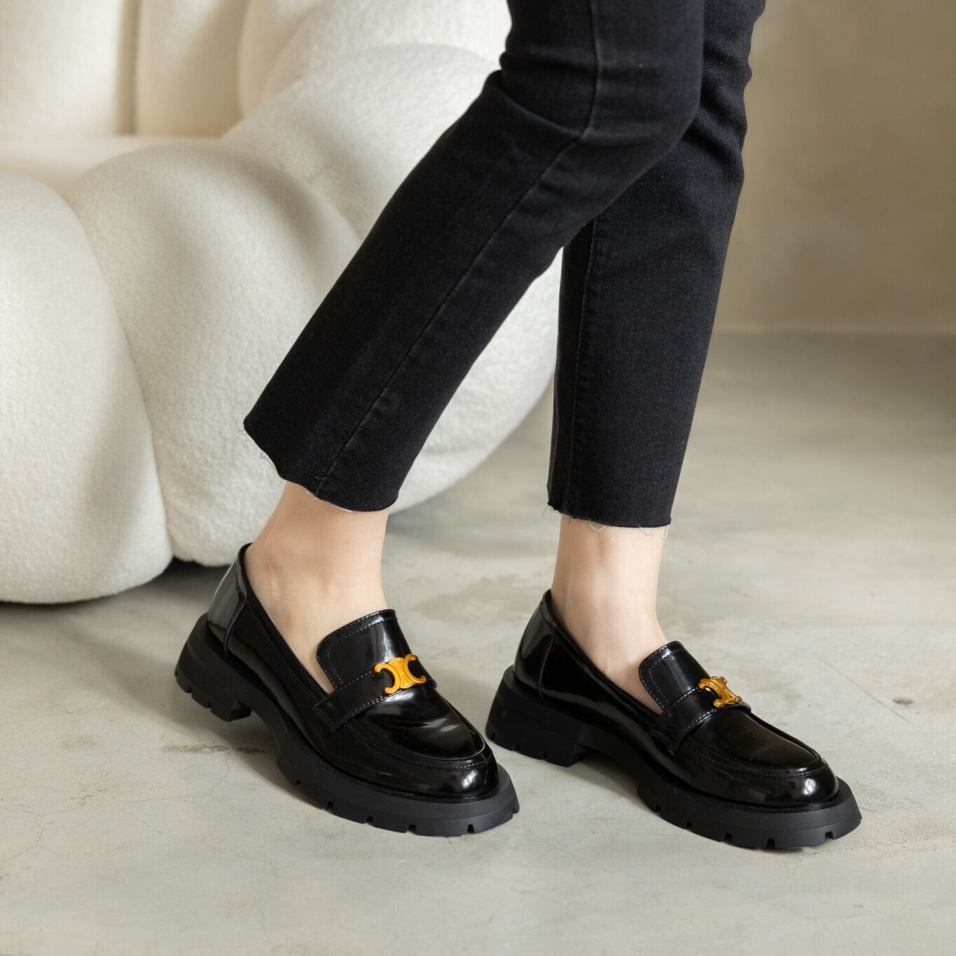 (現+預) 前衛搭配．牛漆皮金屬釦厚底樂福鞋- 2色