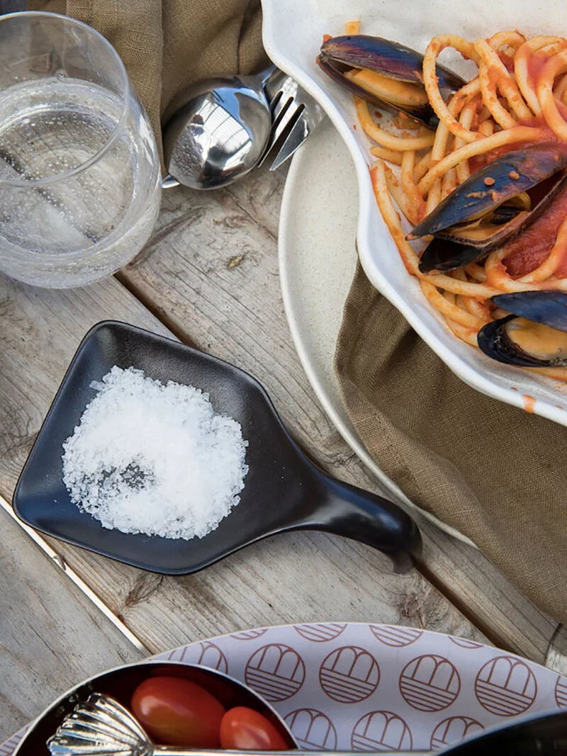 ByOn-Blackroot,湯匙造型醬料盤,適用於放置醬料或烤物/扇貝