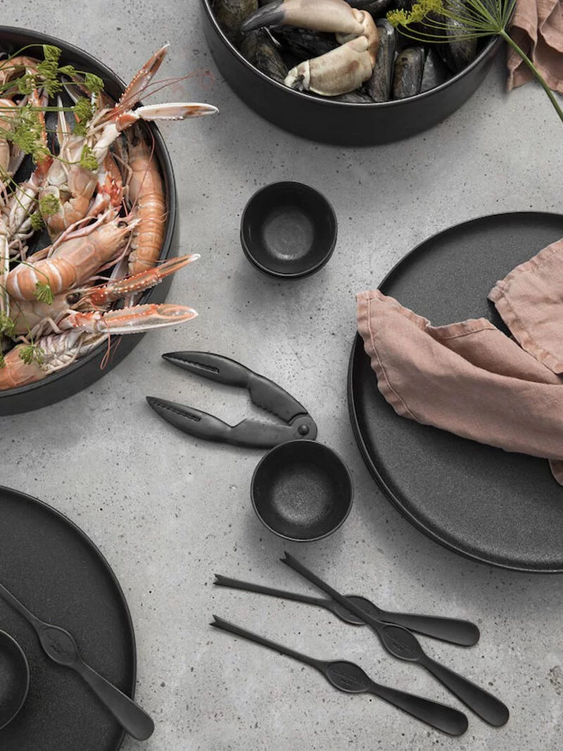 ByOn-Blackroot,27cm的餐盤,適合作為龍蝦海鮮餐盤使用