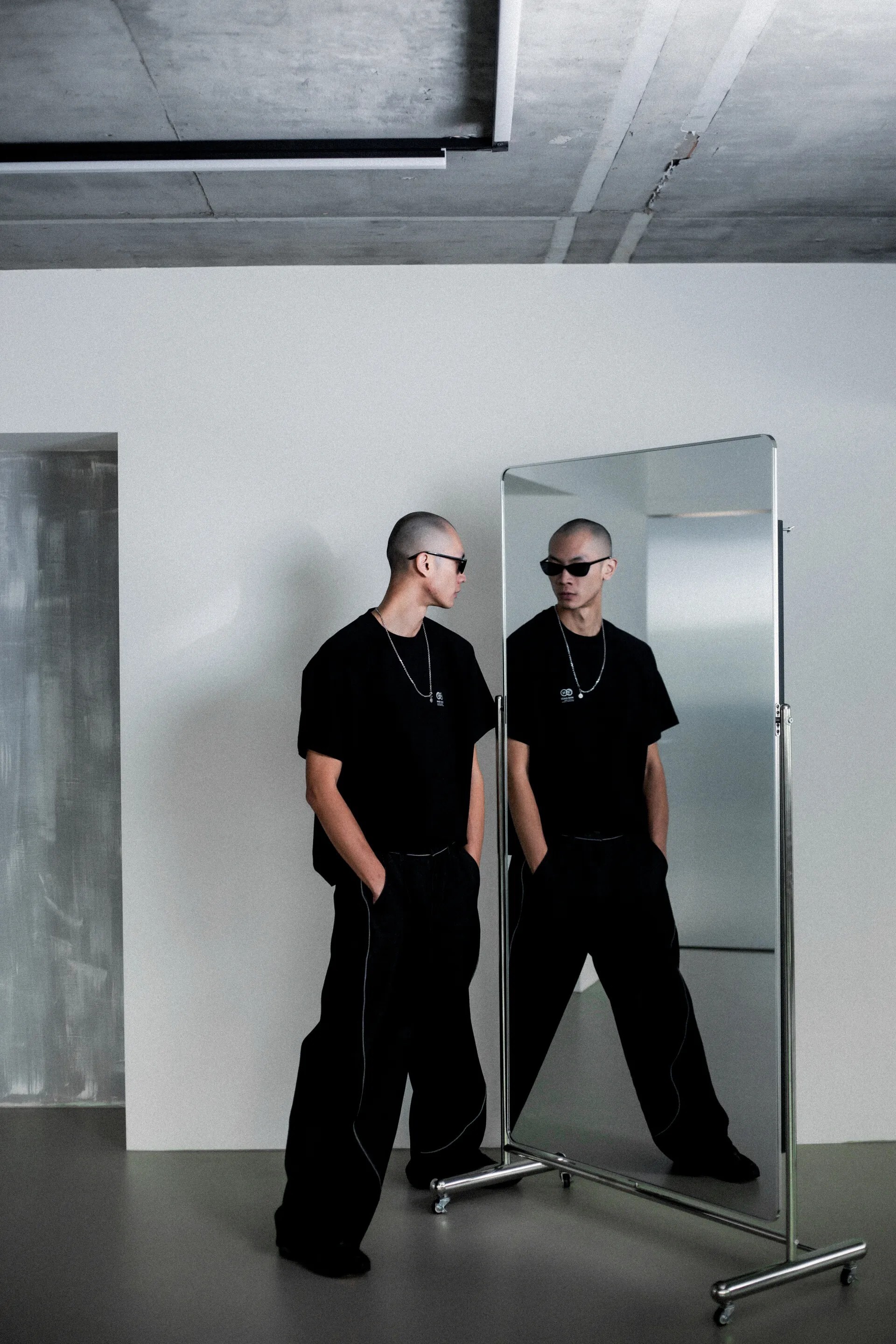 NMIND x MIND-GAZE  REFLECTIVE PANEL TEE