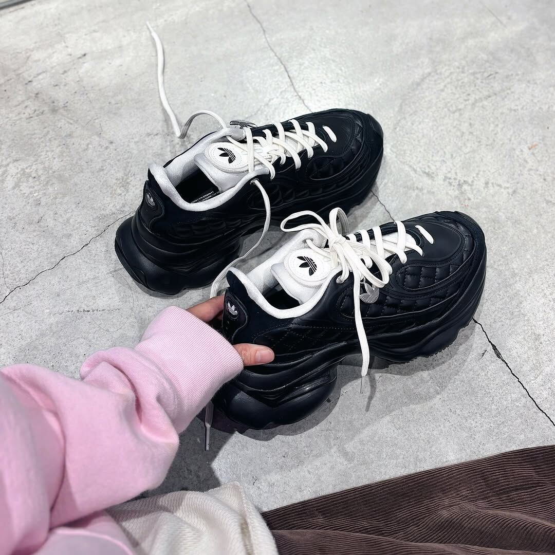 ADIDAS OZVENUZ 小香風 菱格紋 黑奶油 米白 奶油白 黑色 蝴蝶鞋 增高 厚底 宋雨琦同款 女鞋 KJ3972 / 預購