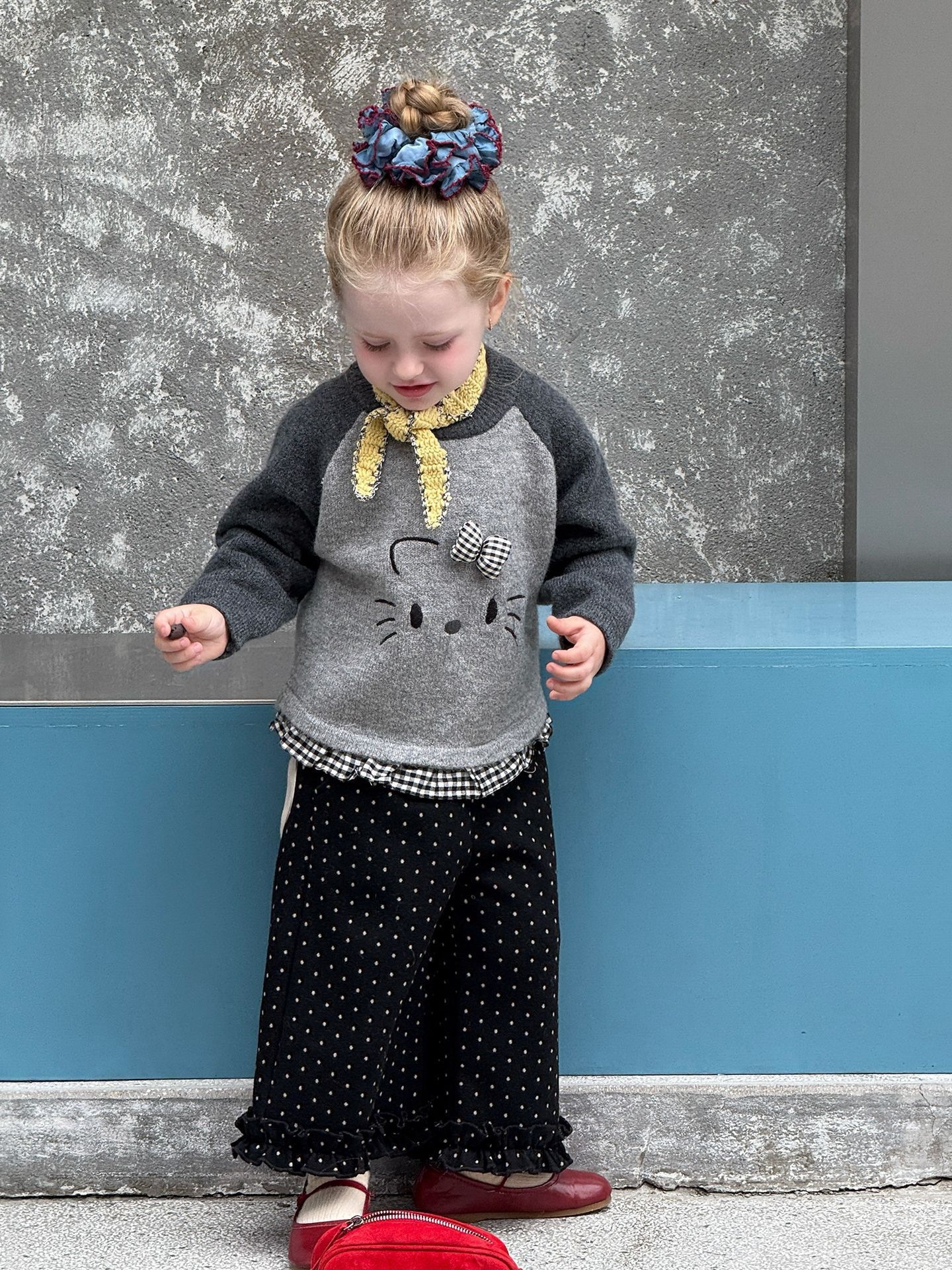 灰色刺繡小貓加厚上衣/灰色花邊加絨波點褲