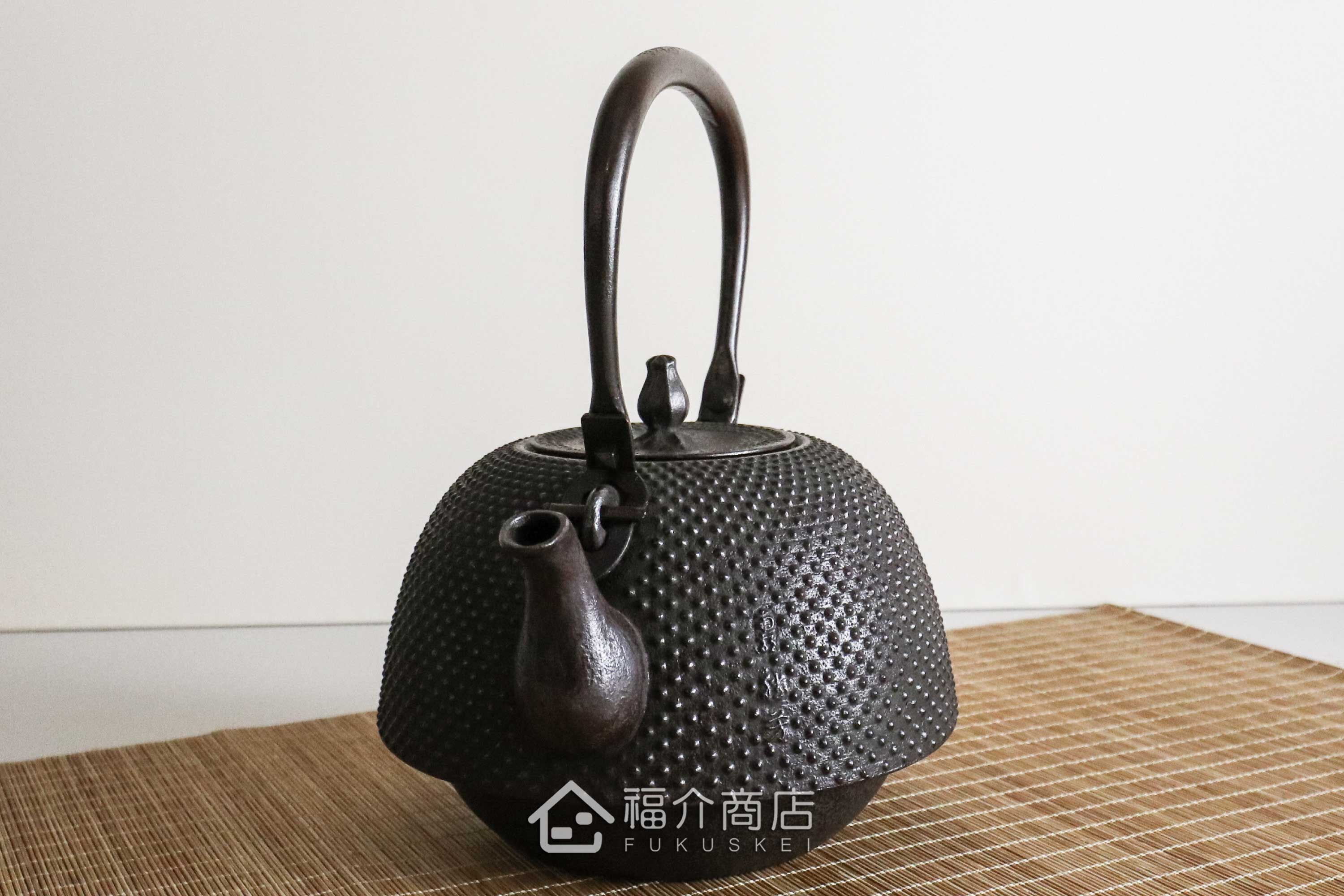 煮水泡茶用的日本製鑄鐵茶壺