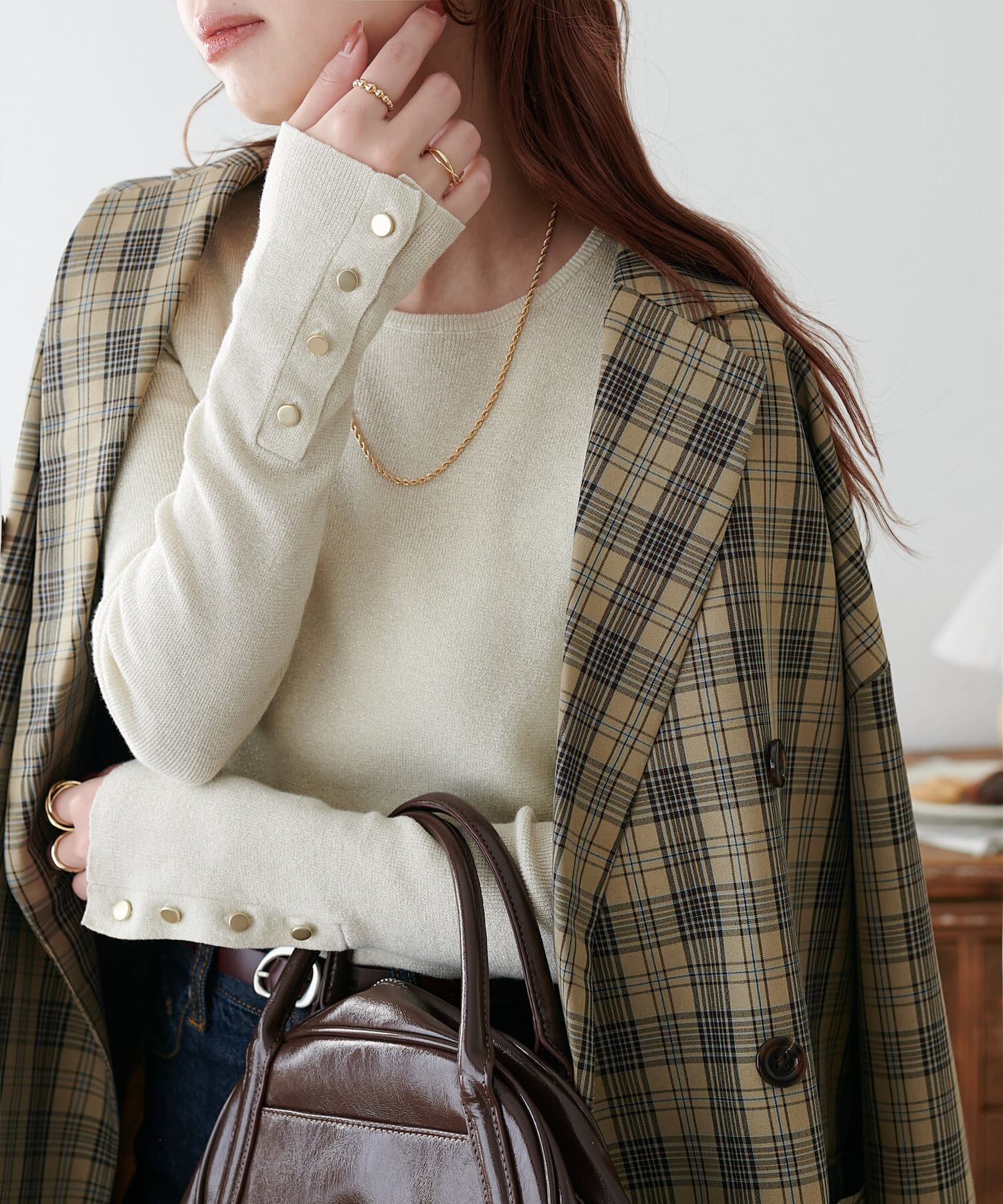 DISCOAT(ディスコート)  【万能トップス/新色追加!/WEB限定】リブ袖口ボタンプルオーバー米白（DCZ1051205A0027）