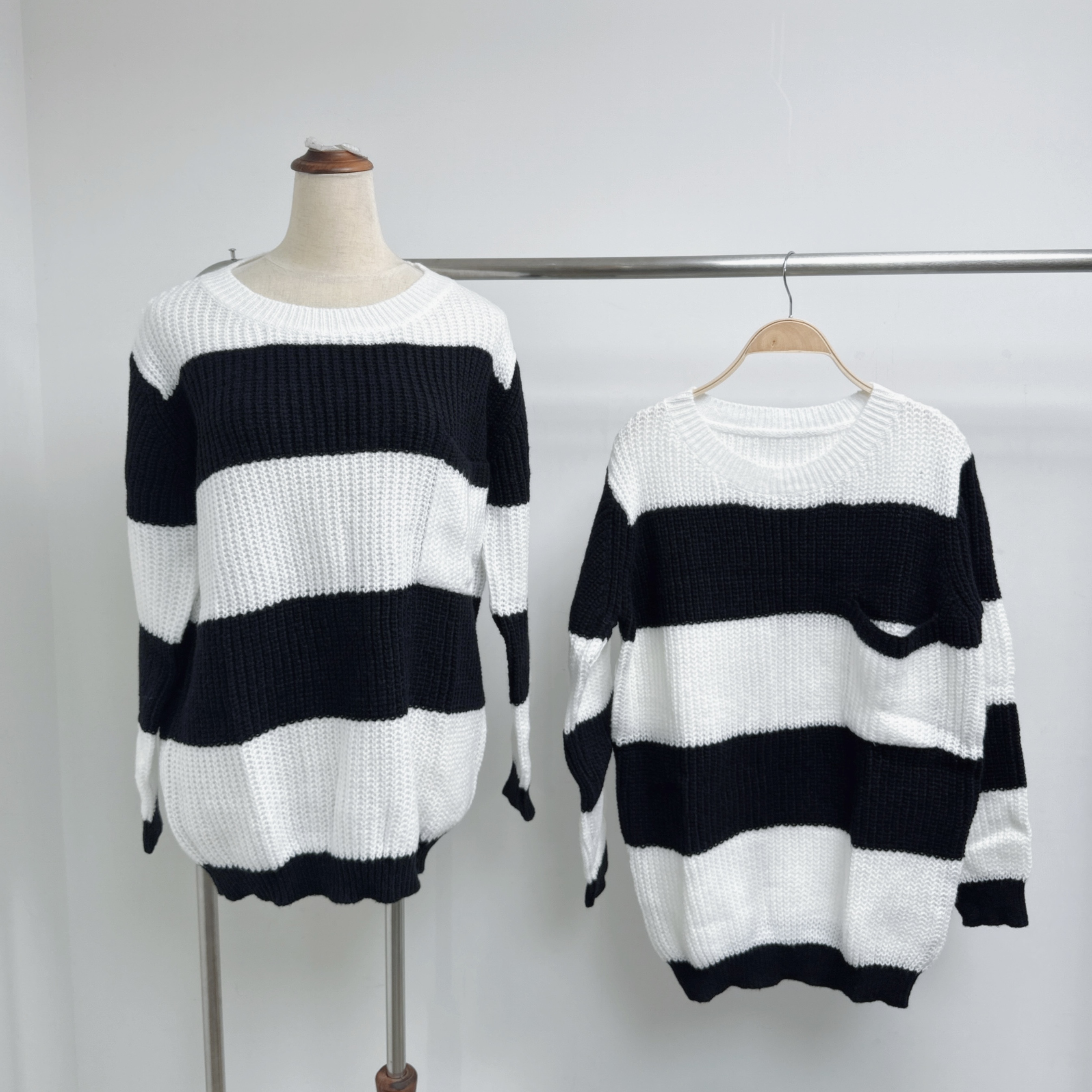 有分碼-黑x白間口袋冷衫 (E119-E120)